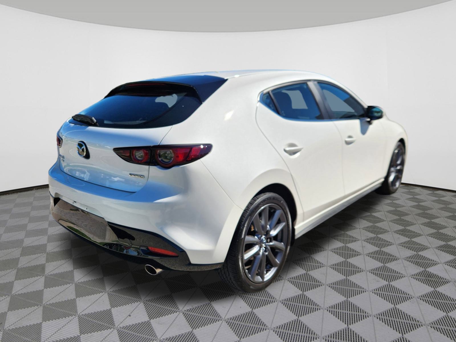 2021 Mazda Mazda3 Hatchback Preferred photo 4