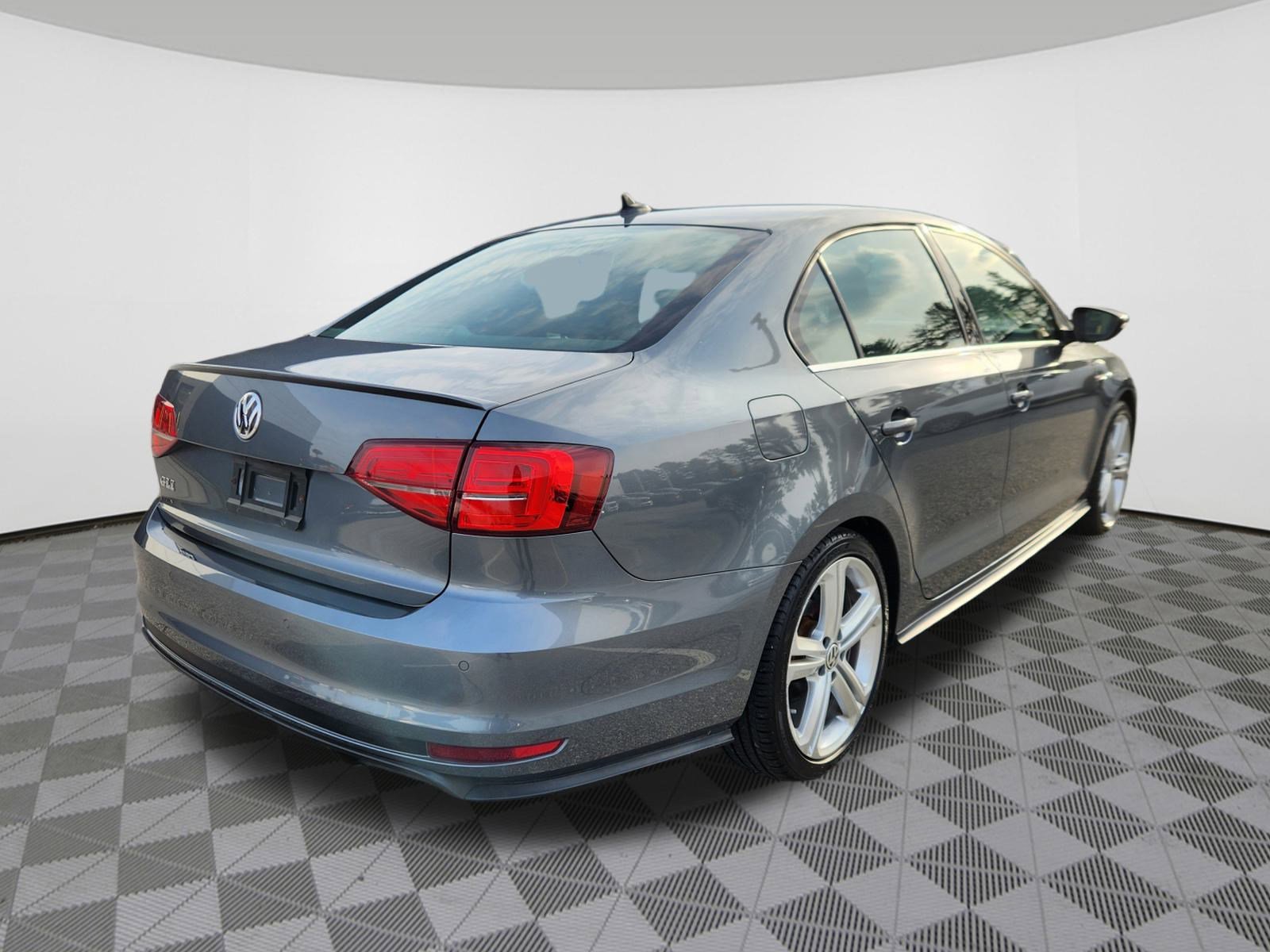 2017 Volkswagen Jetta GLI Sport photo 2