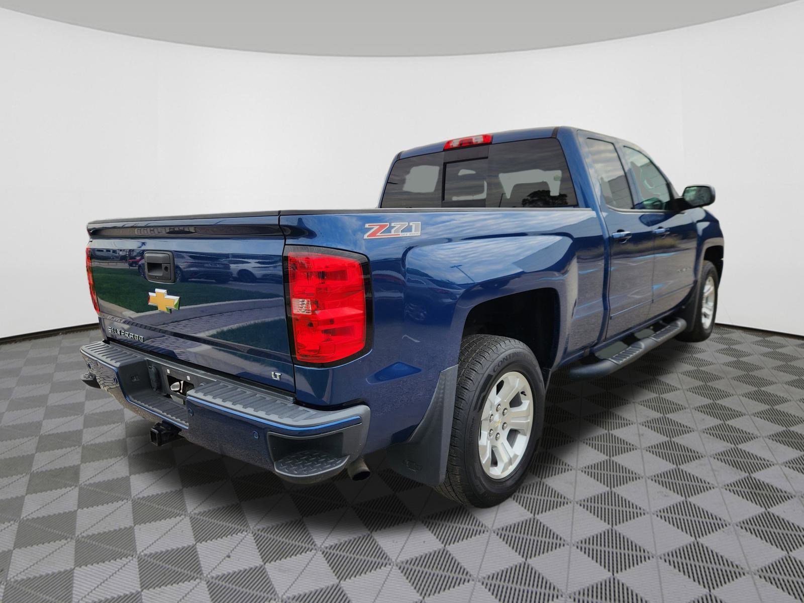 2016 Chevrolet Silverado 1500 LT photo 4