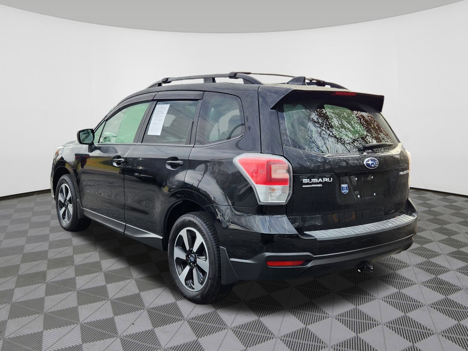 2018 Subaru Forester Premium photo 3