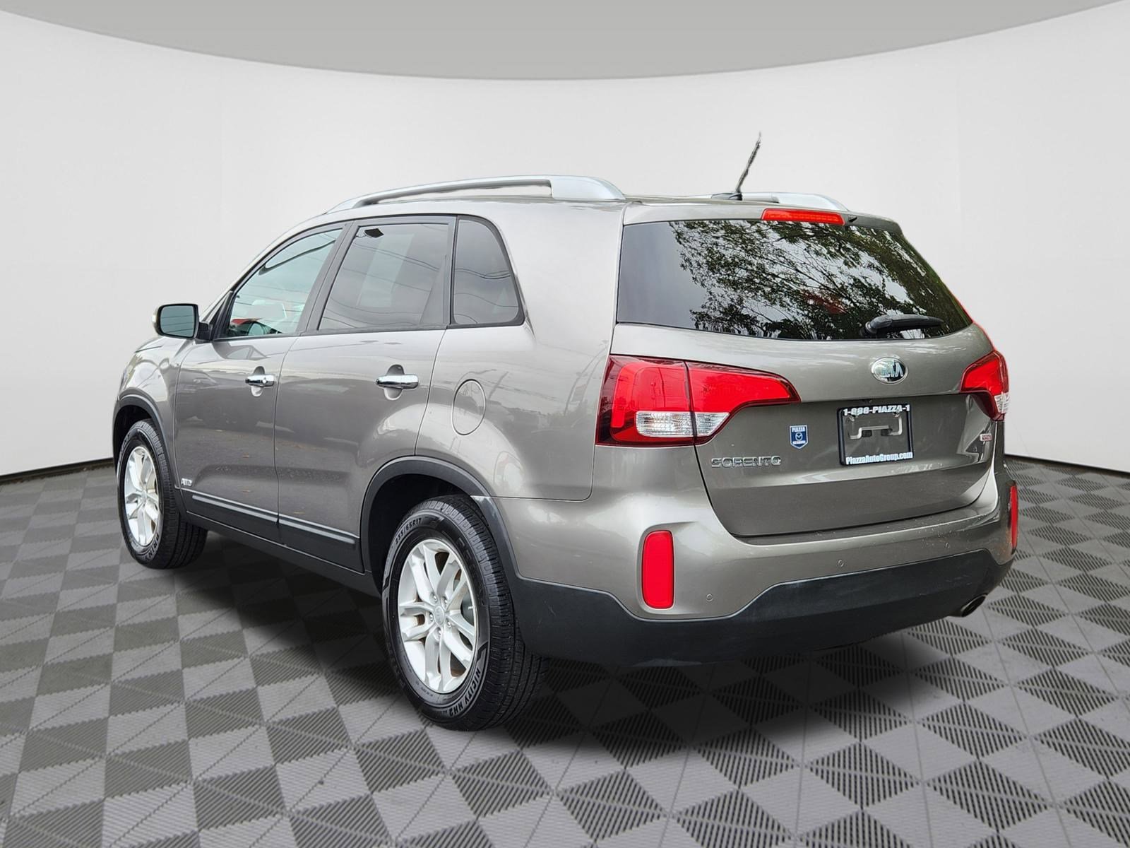 2014 Kia Sorento LX photo 3