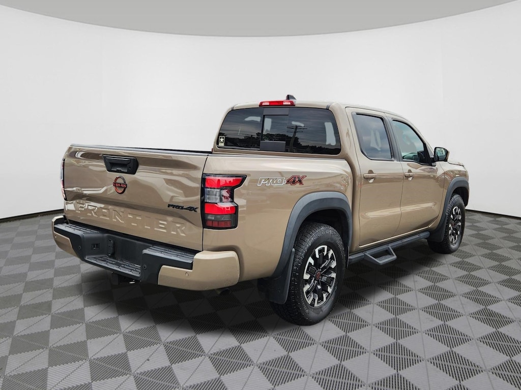 Used 2024 Nissan Frontier Truck Crew Cab