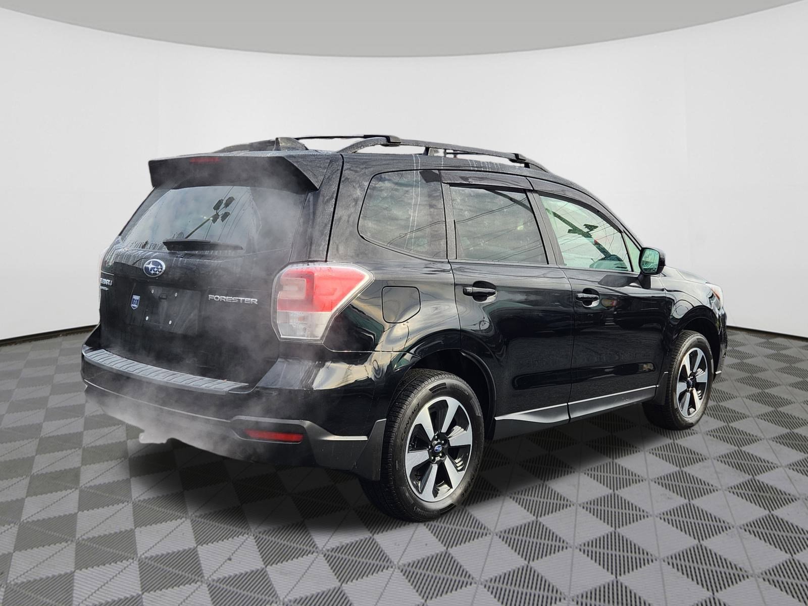 2018 Subaru Forester Premium photo 4