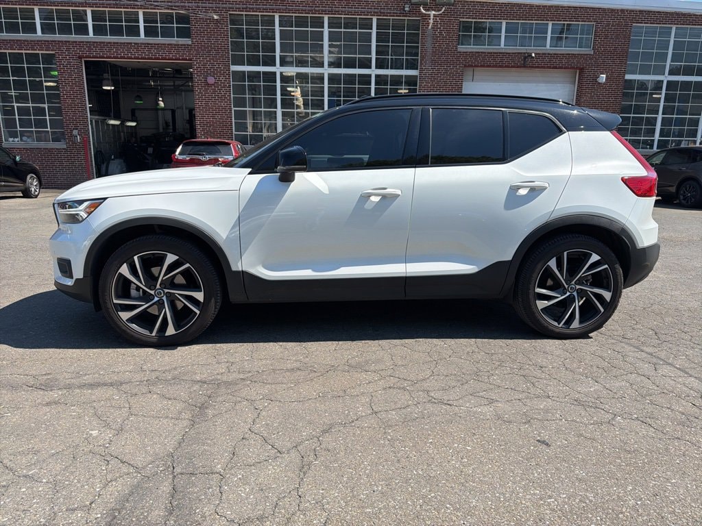 Used 2021 Volvo XC40 R-Design SUV