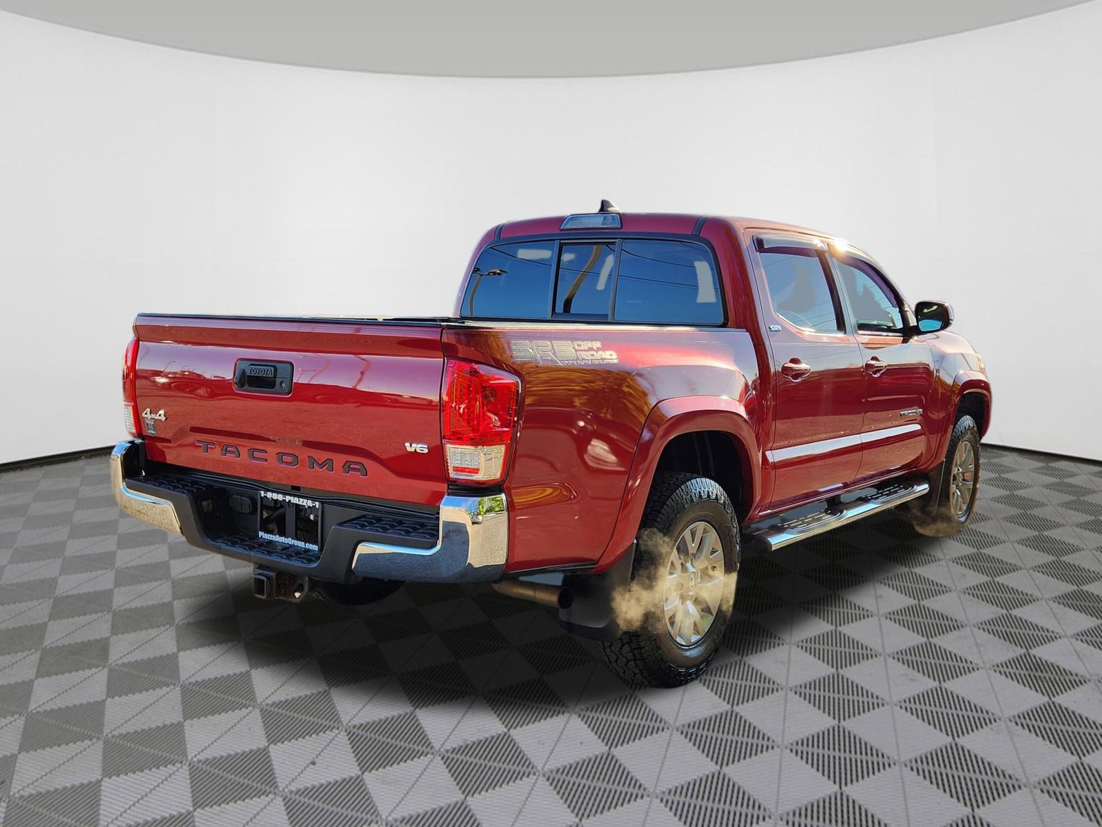 2017 Toyota Tacoma SR5 photo 4