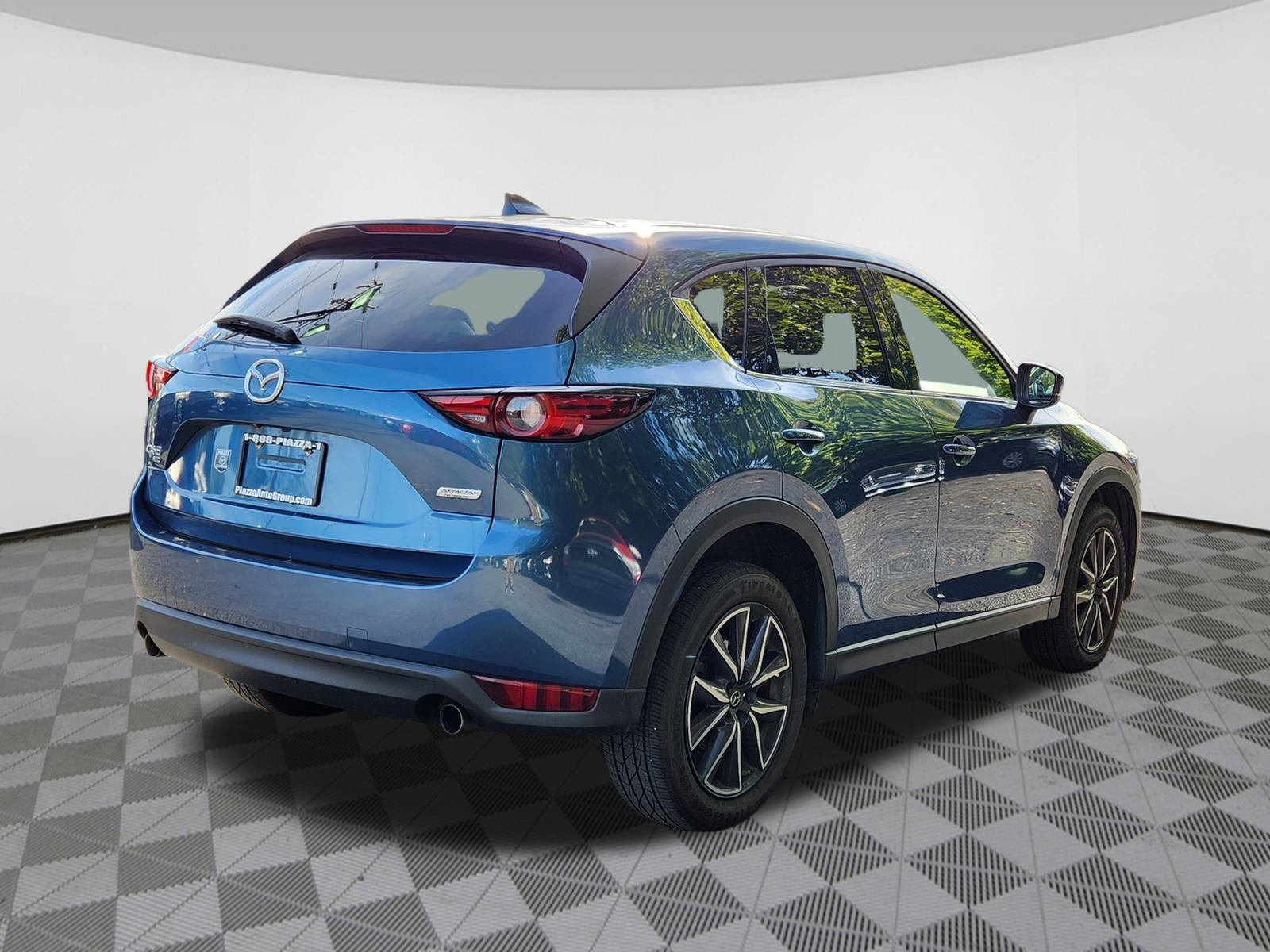 2017 Mazda CX-5 Grand Touring Select photo 4