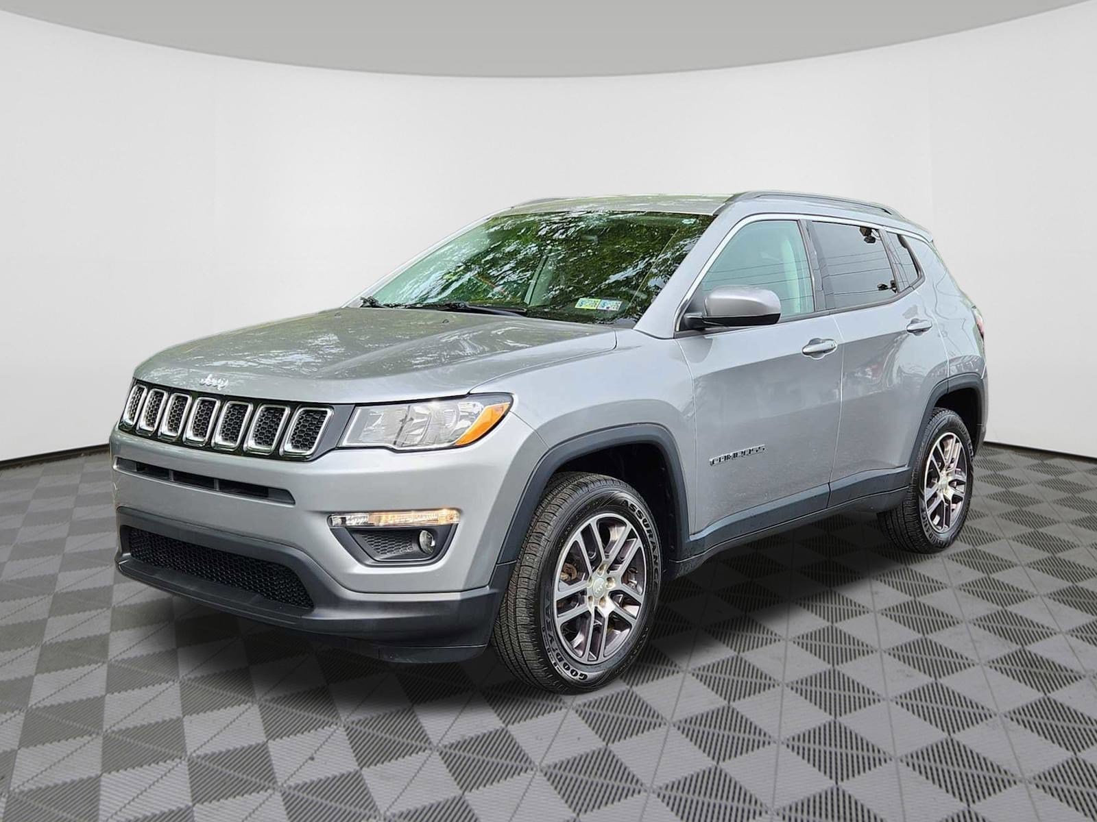 Used 2018 Jeep Compass Latitude with VIN 3C4NJDBB1JT262347 for sale in Reading, PA