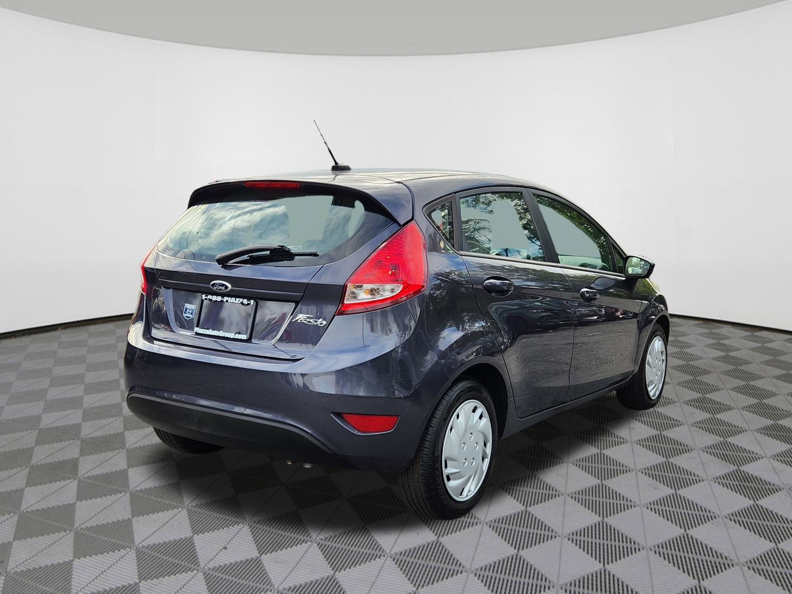2013 Ford Fiesta S photo 4