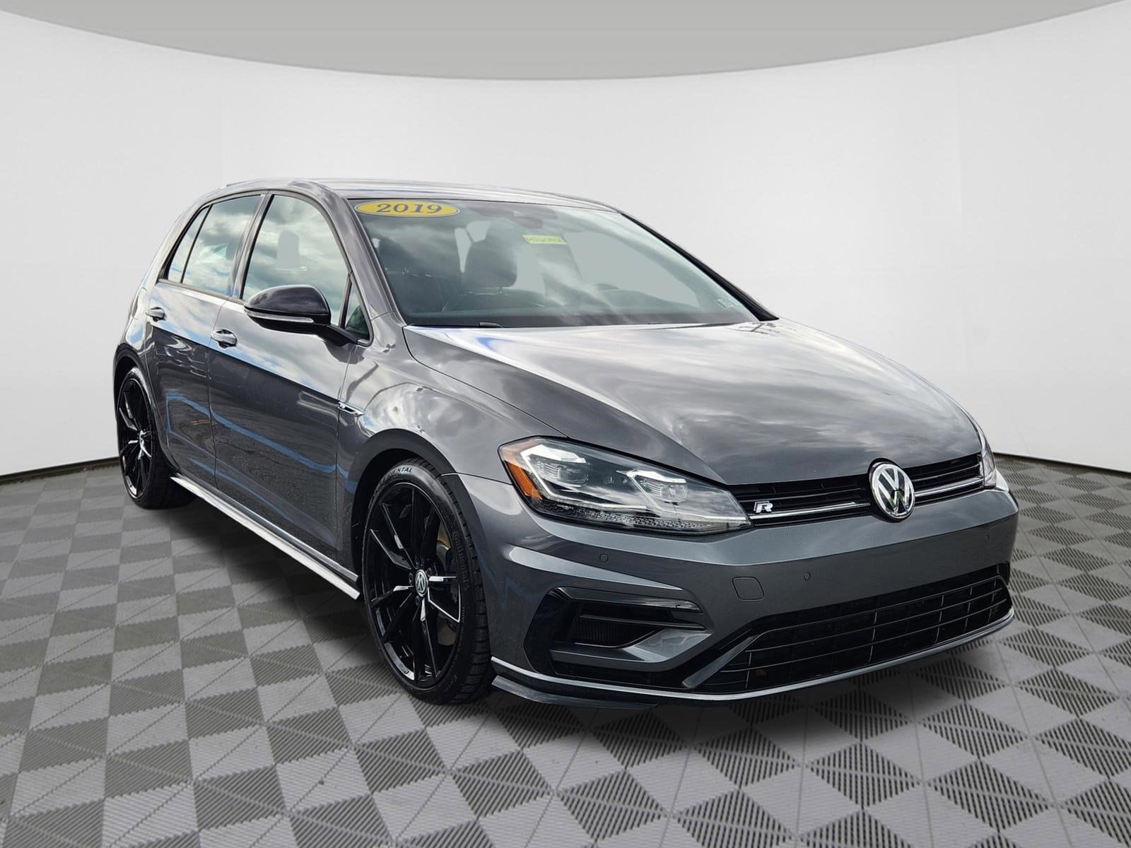 2019 Volkswagen Golf R w/DCC & Navigation 4-door's photo
