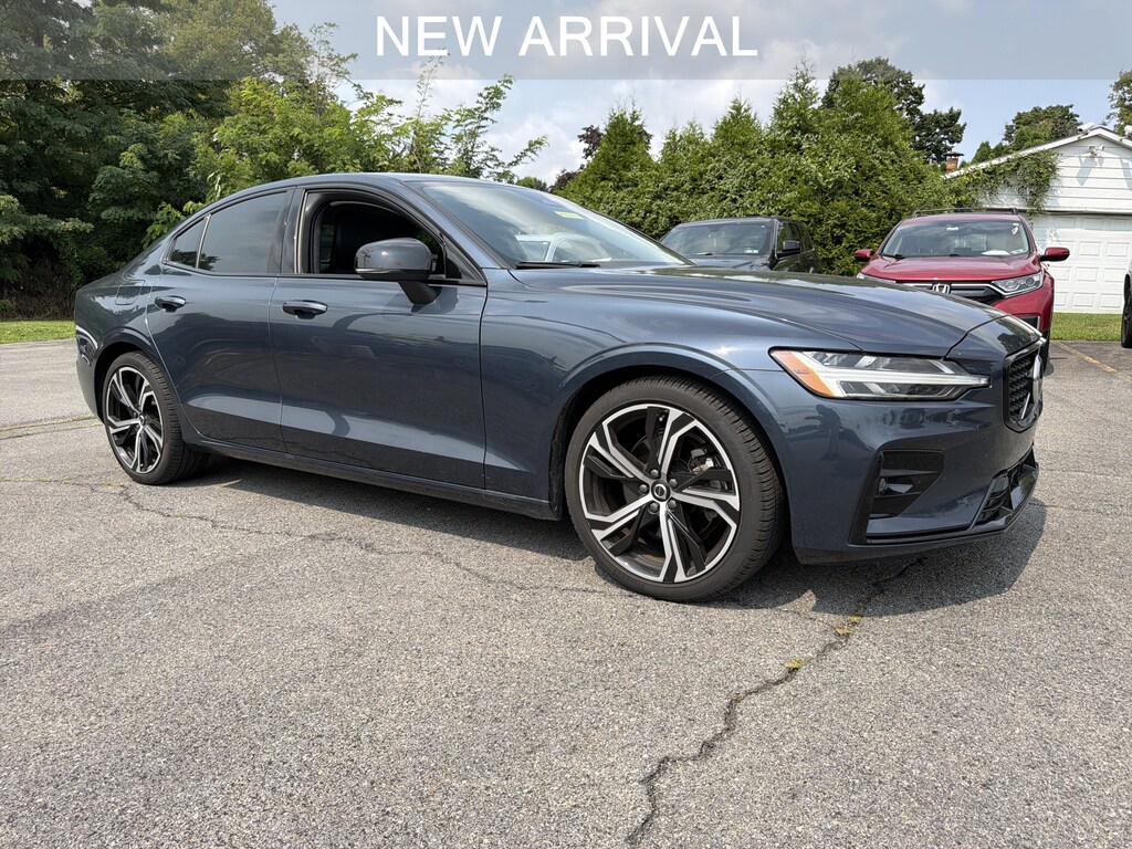 Used 2024 Volvo S60 Core Dark Theme Sedan