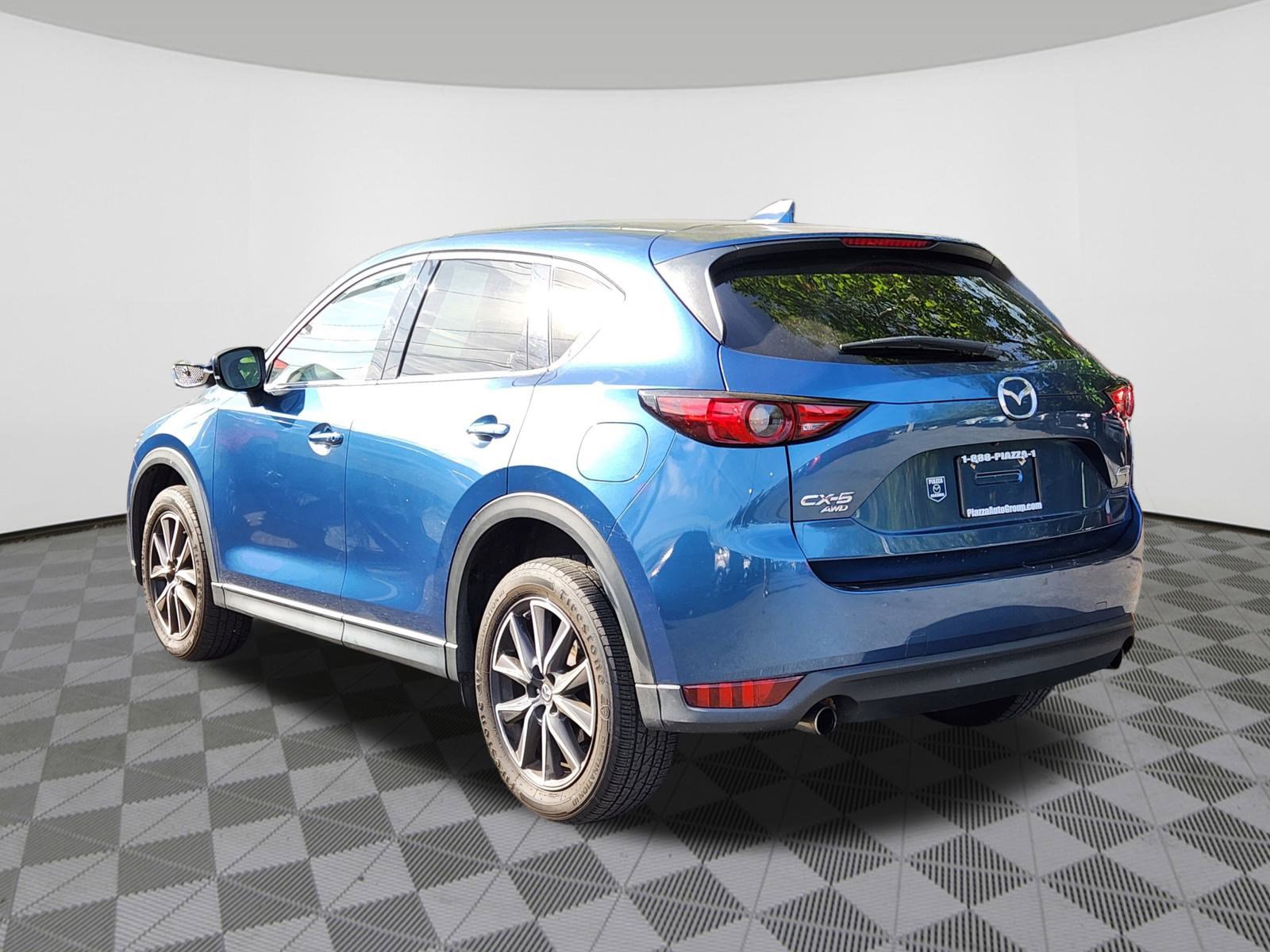 2017 Mazda CX-5 Grand Touring Select photo 3