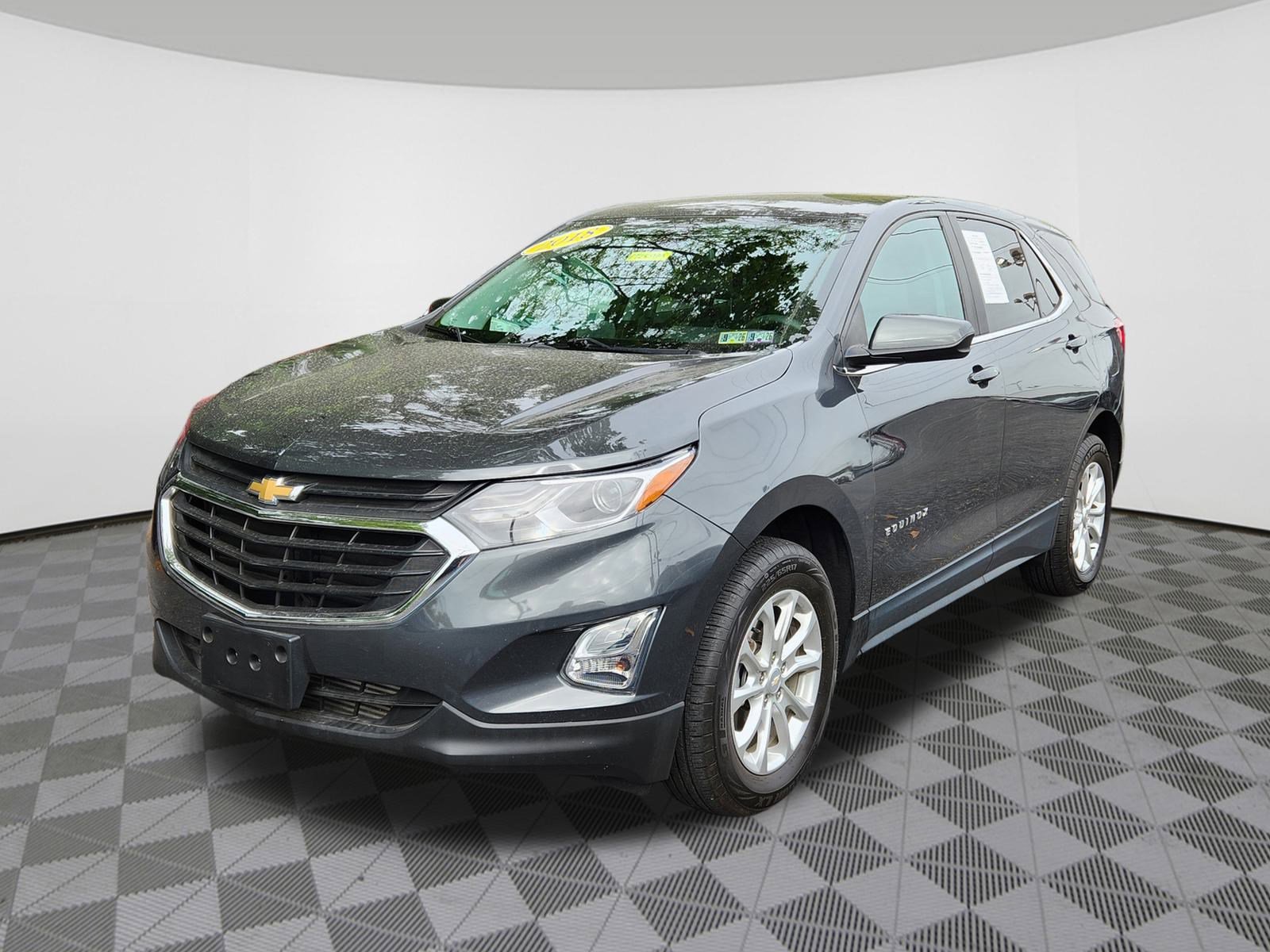 2021 Chevrolet Equinox LT photo 2