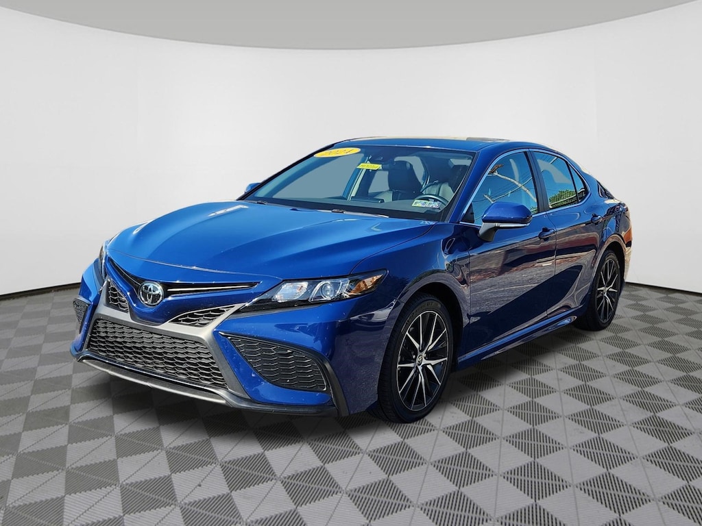 Used 2024 Toyota Camry SE Sedan