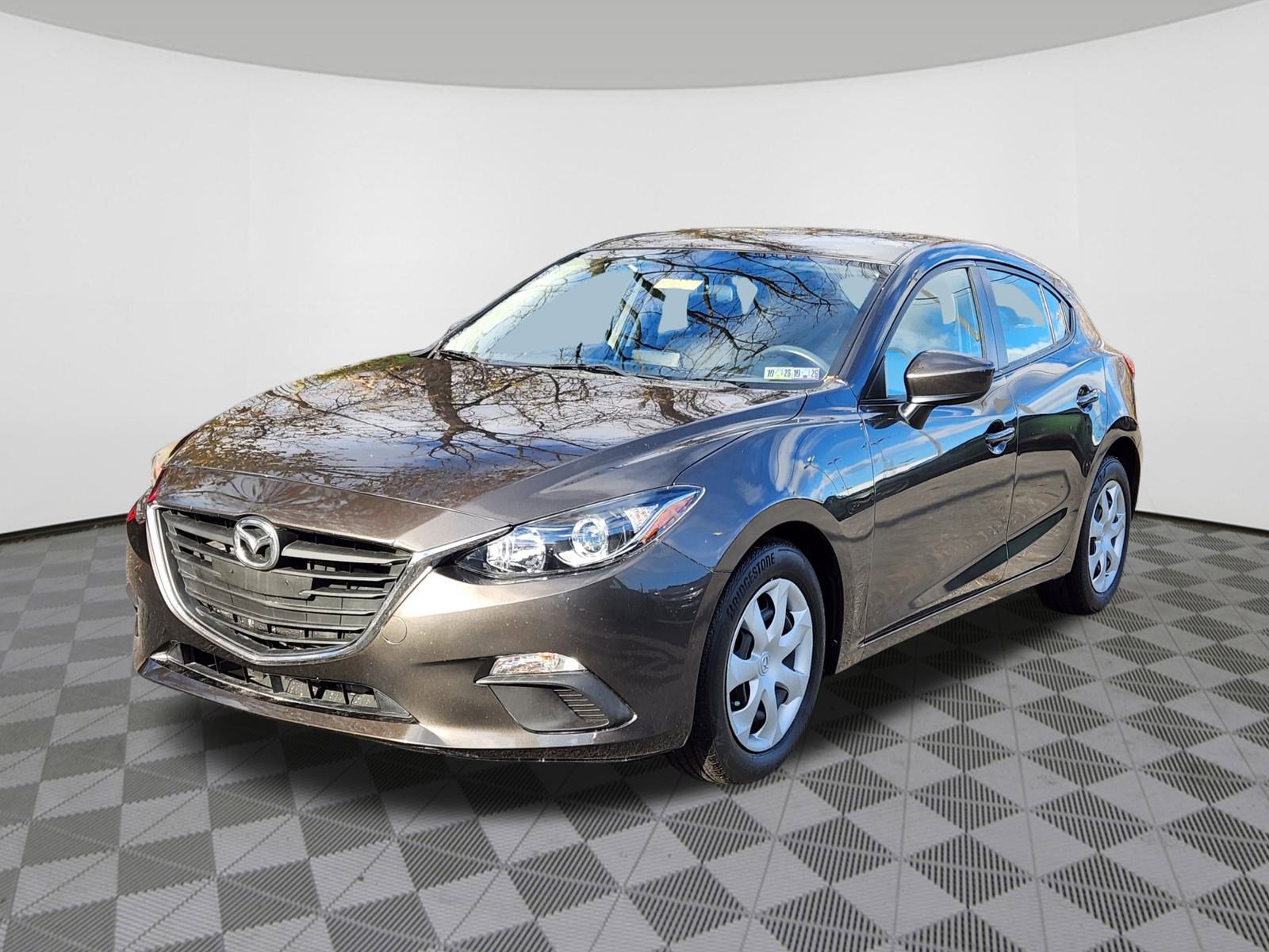 2016 Mazda Mazda3 i Sport photo 2