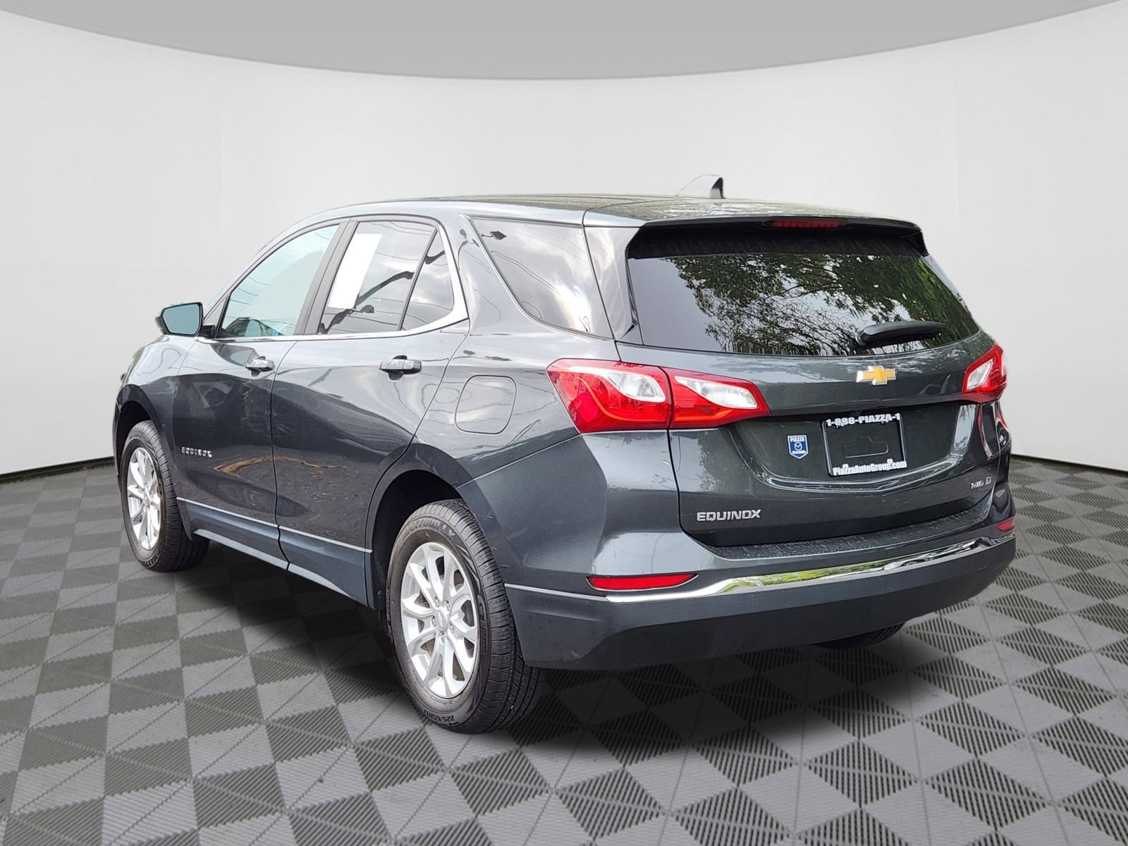 2021 Chevrolet Equinox LT photo 3