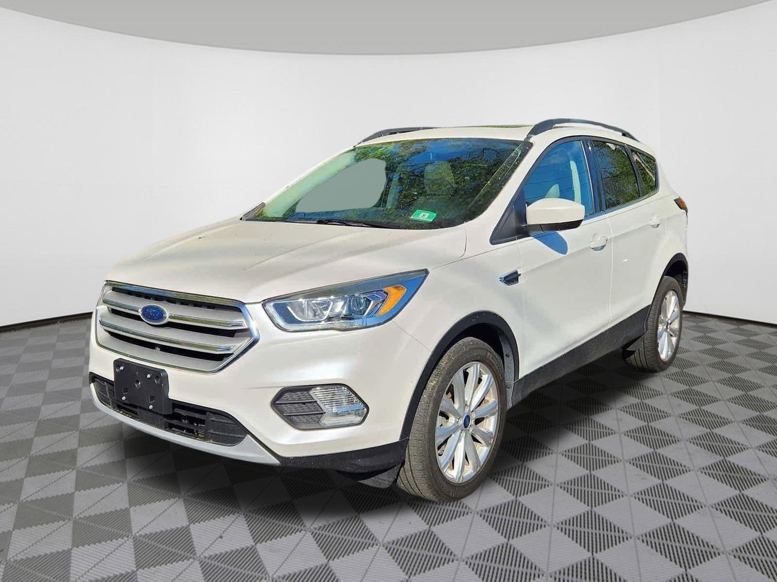 Used 2019 Ford Escape SEL with VIN 1FMCU9HD8KUA01059 for sale in Reading, PA