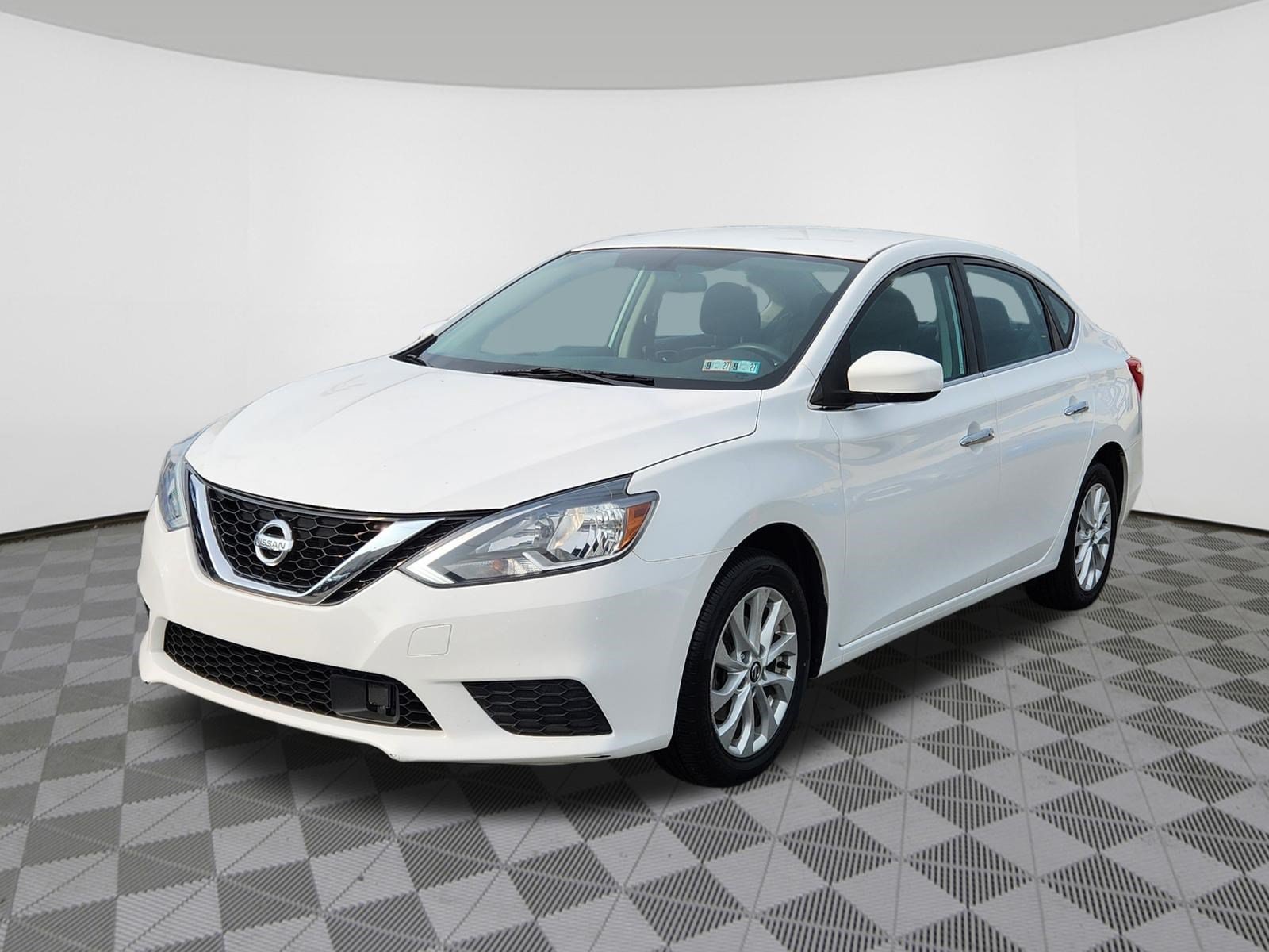 Used 2018 Nissan Sentra SV with VIN 3N1AB7APXJY284041 for sale in Newark, DE