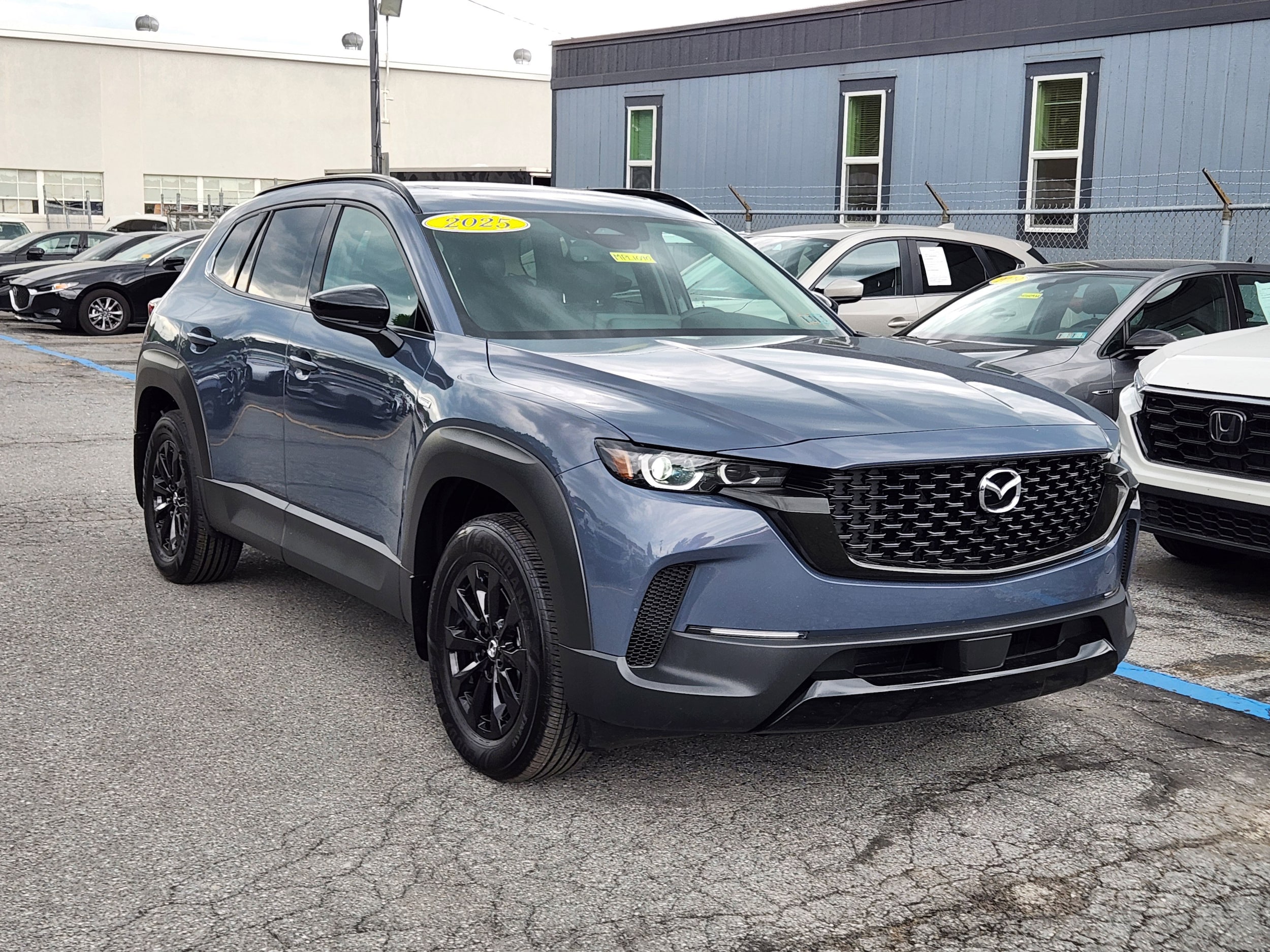 2025 Mazda CX-50 2.5 Hybrid Premium's photo