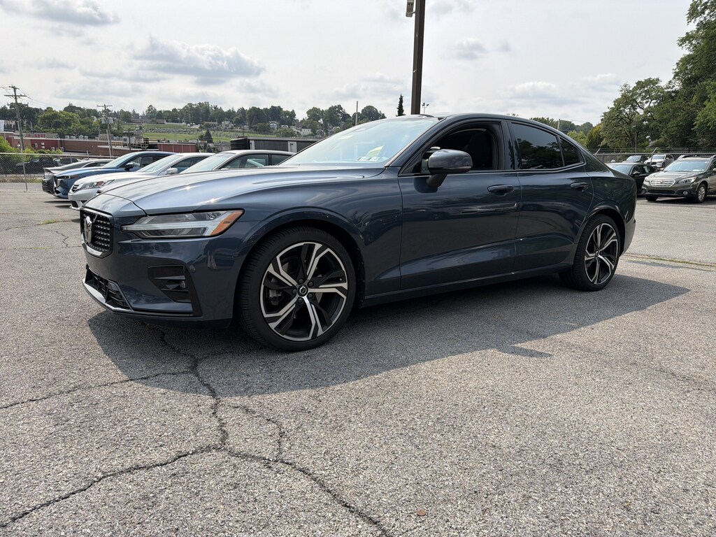 Used 2024 Volvo S60 Core Dark Theme Sedan