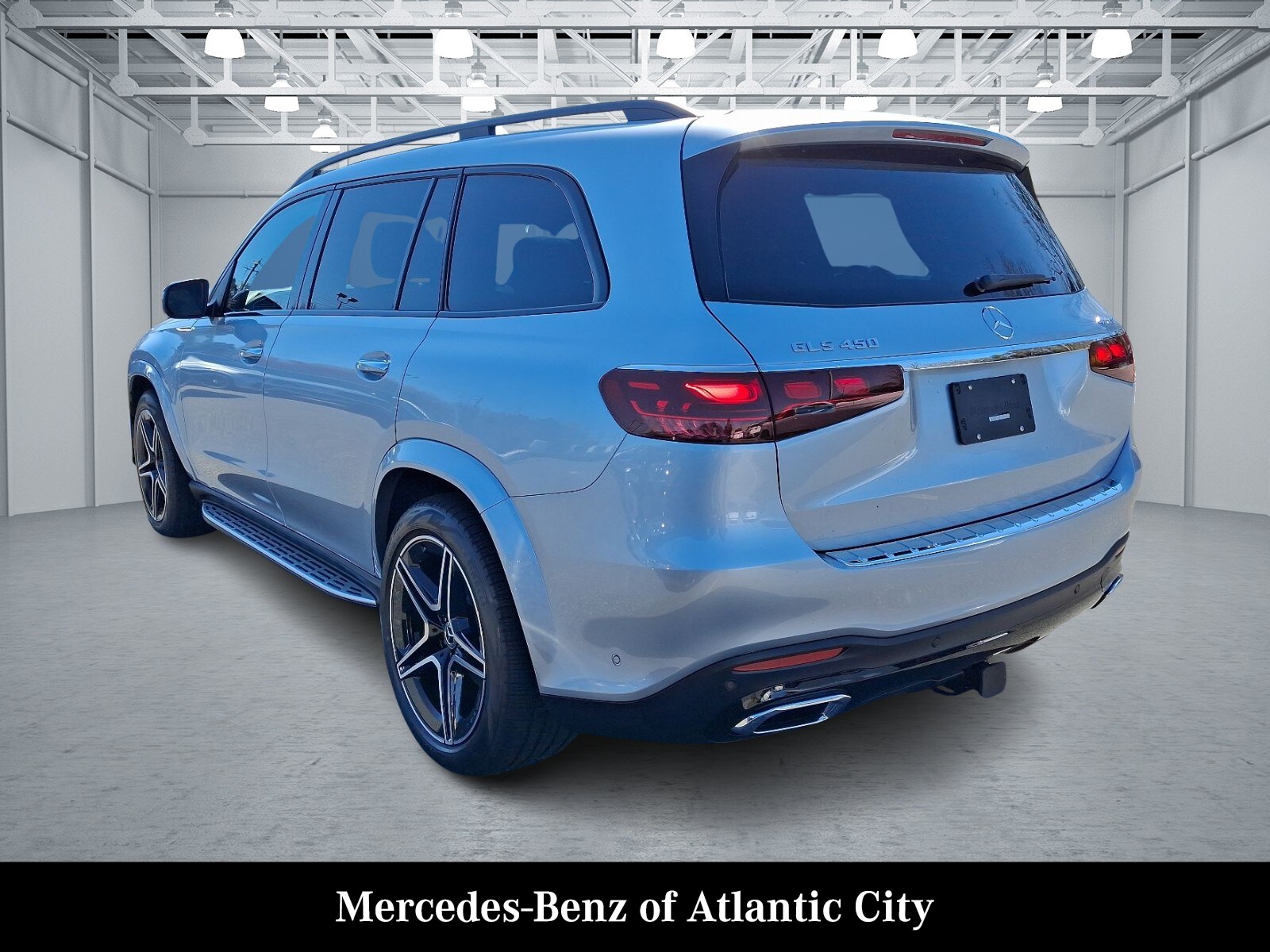 2025 Mercedes Benz GLS 450 4MATIC photo 3