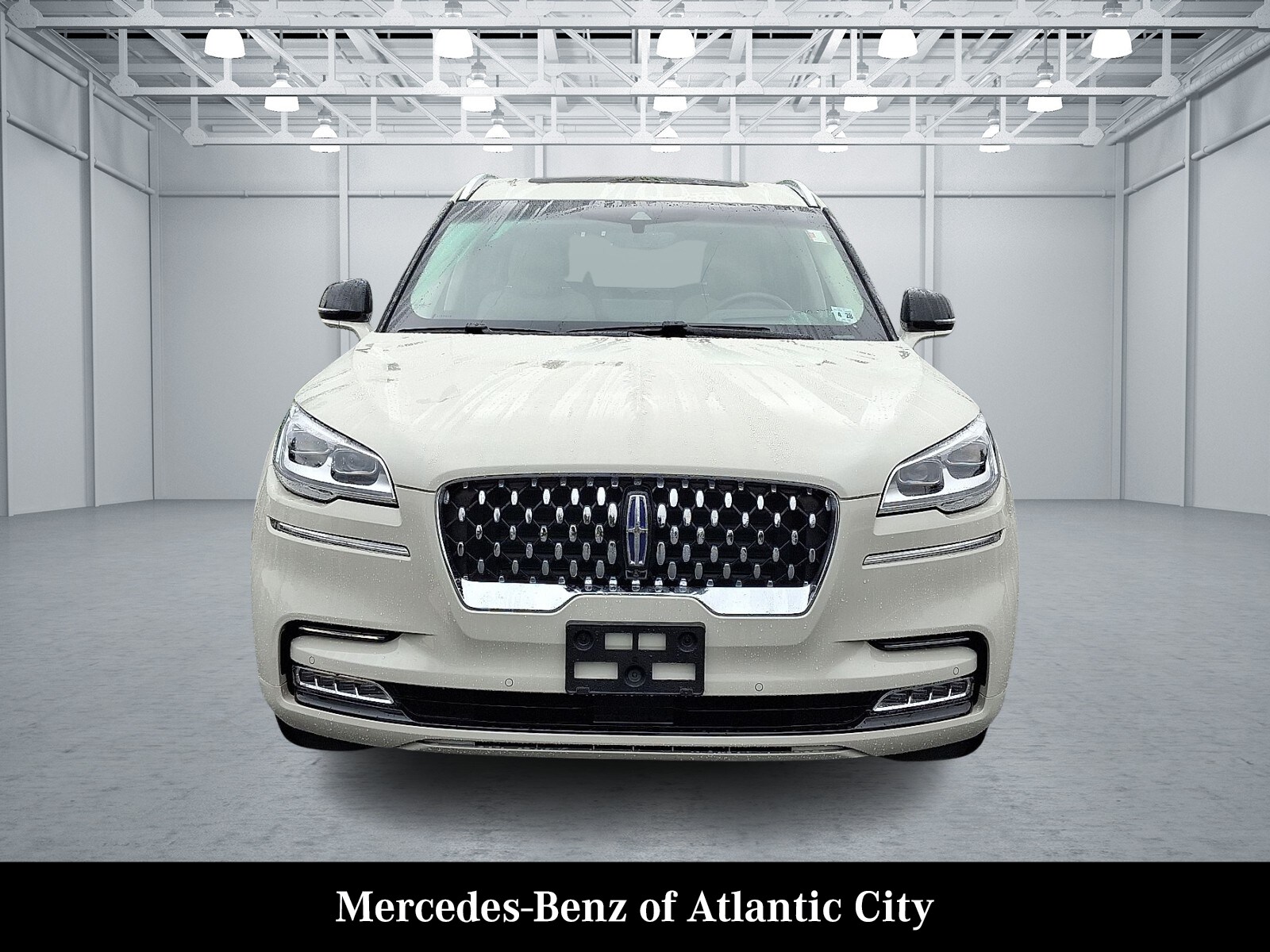 2023 Lincoln Aviator Grand Touring photo 2