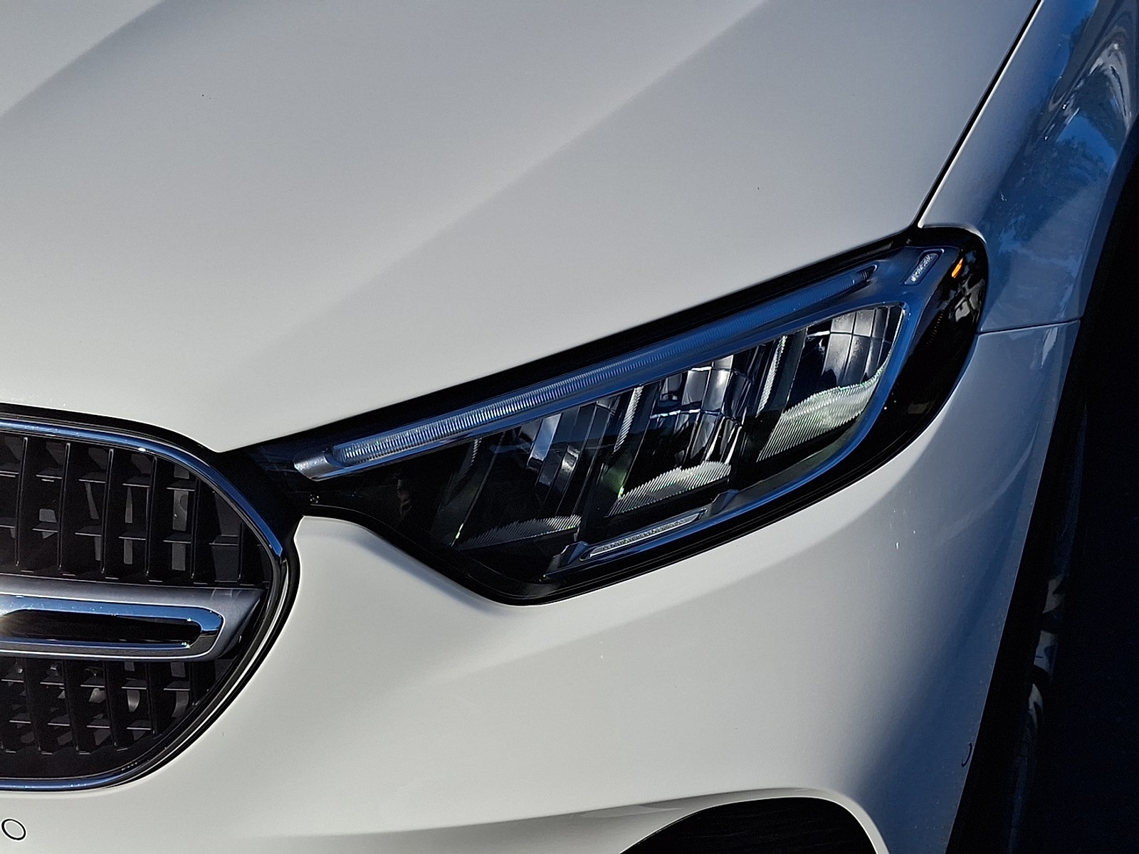 2025 Mercedes-Benz GLC Base - Photo 9