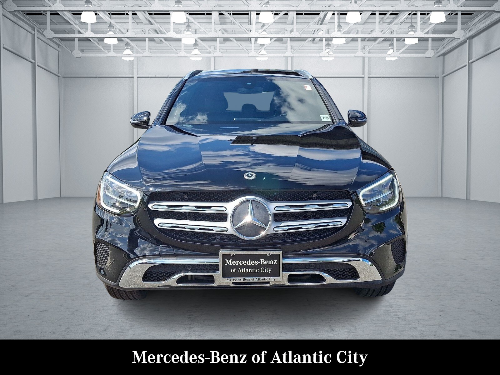 2021 Mercedes Benz GLC 300 4MATIC photo 2