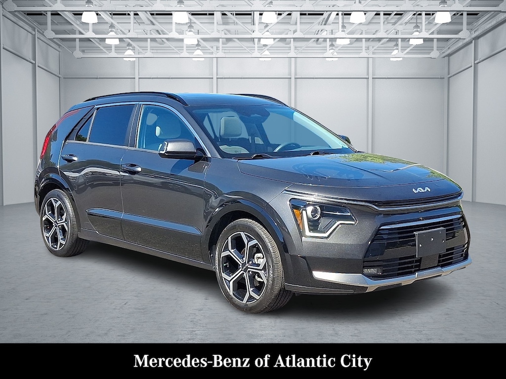 Used 2023 Kia Niro EX Touring SUV