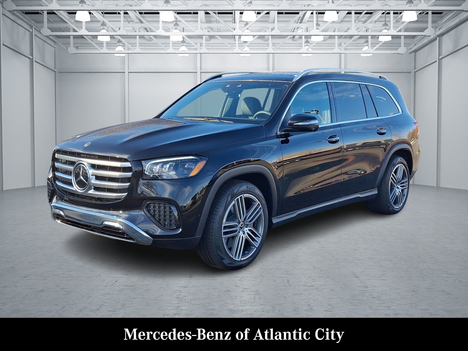 2025 Mercedes Benz GLS 450 4MATIC photo 2