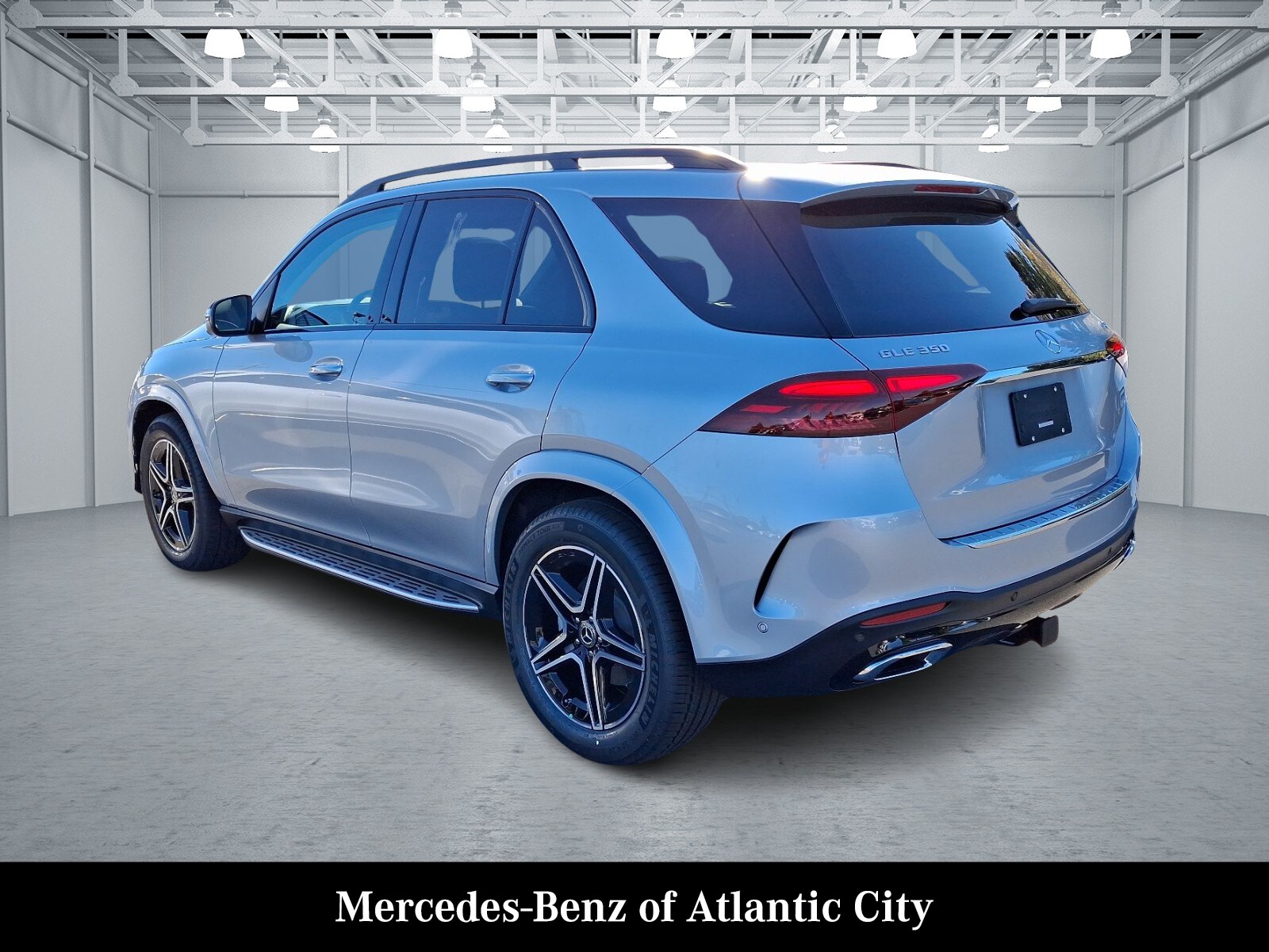2025 Mercedes Benz GLE 350 4MATIC photo 2