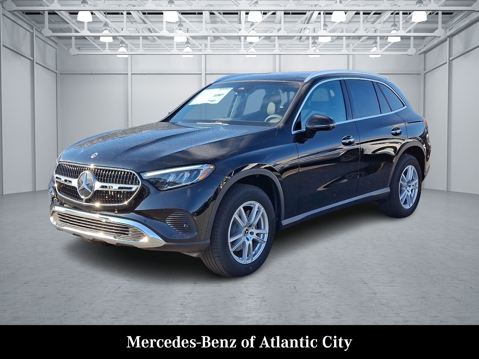 2025 Mercedes Benz GLC 300 4MATIC photo 2