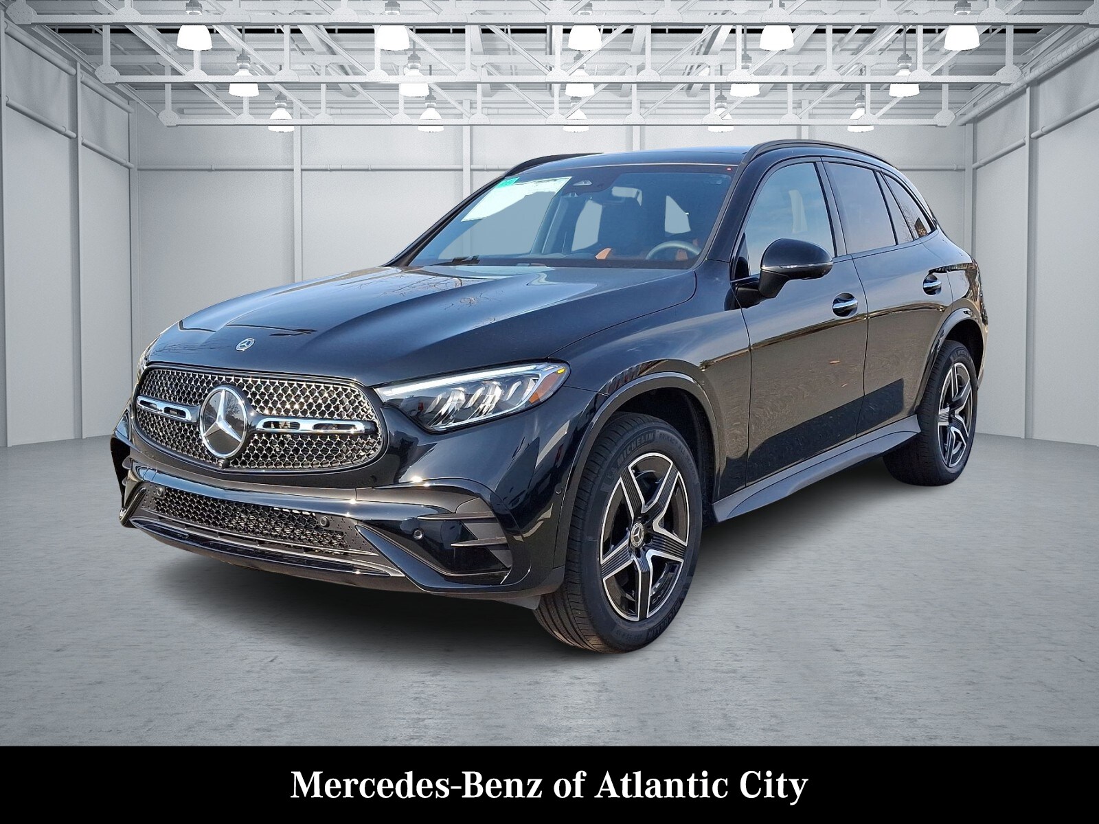 2025 Mercedes Benz GLC 300 4MATIC photo 2