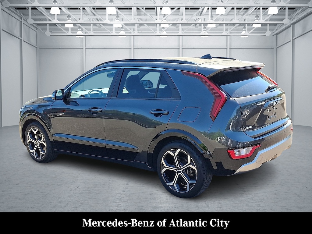 Used 2023 Kia Niro EX Touring SUV