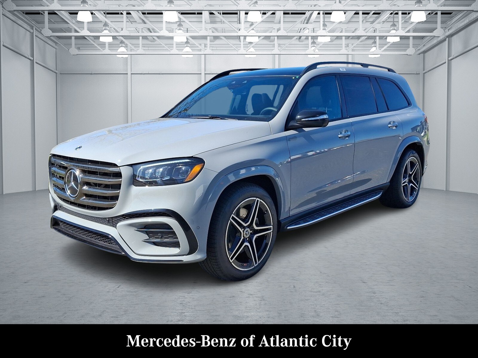 2025 Mercedes Benz GLS 450 4MATIC photo 2
