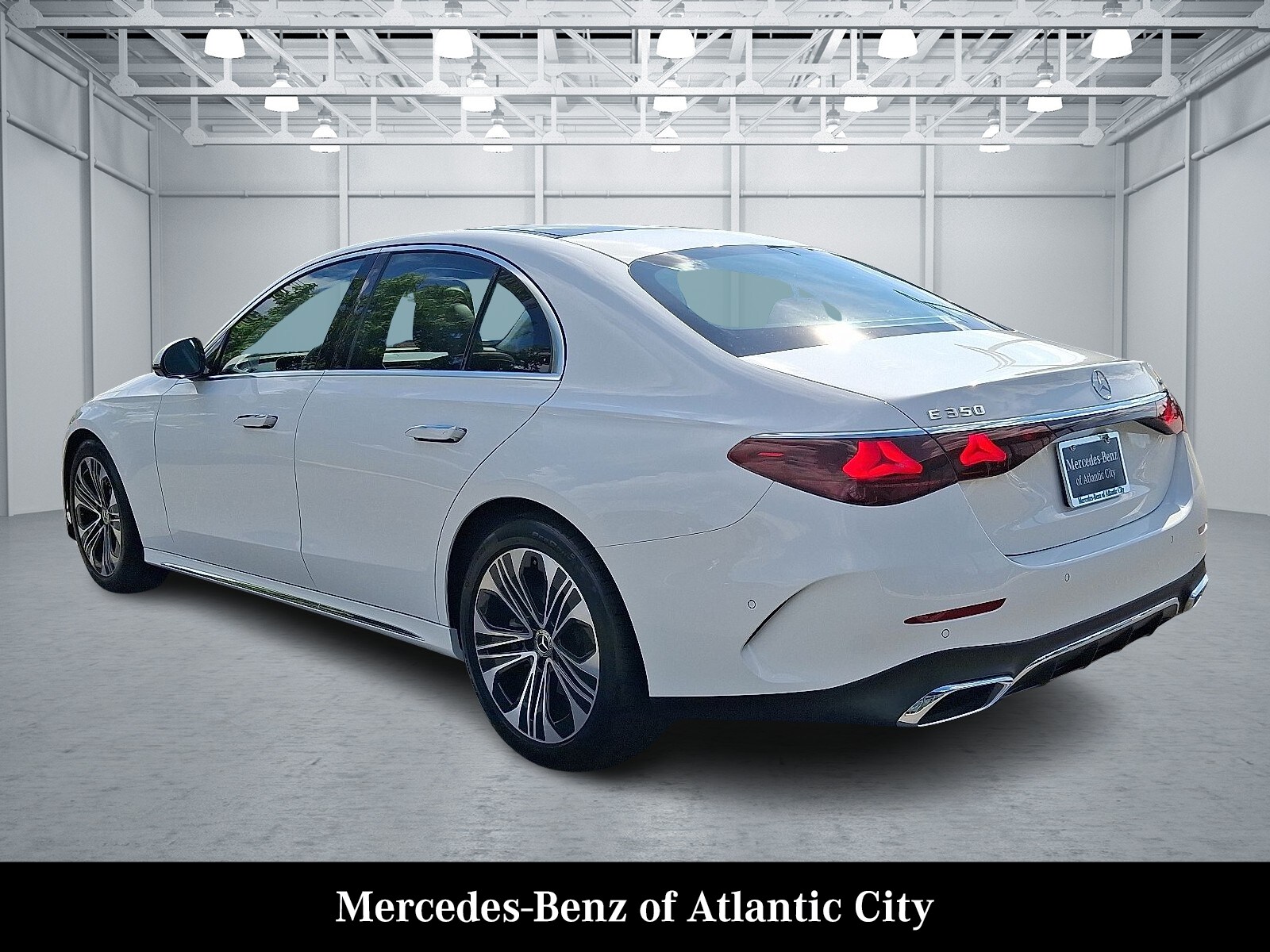 2025 Mercedes Benz E 350 Sedan photo 4