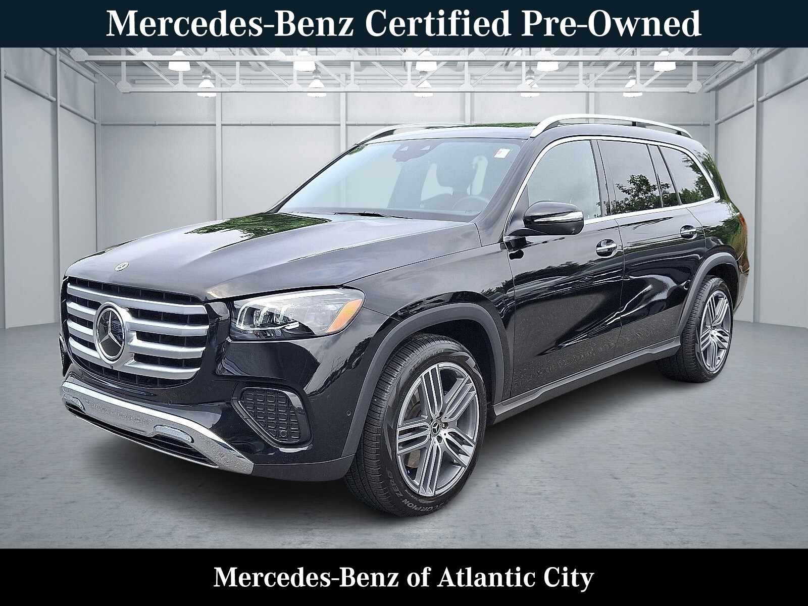 2025 Mercedes Benz GLS 450 4MATIC photo 3