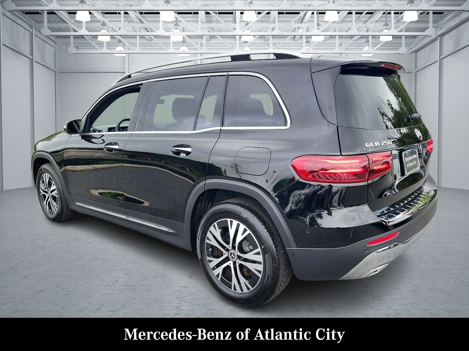 2024 Mercedes Benz GLB 250 4MATIC photo 4