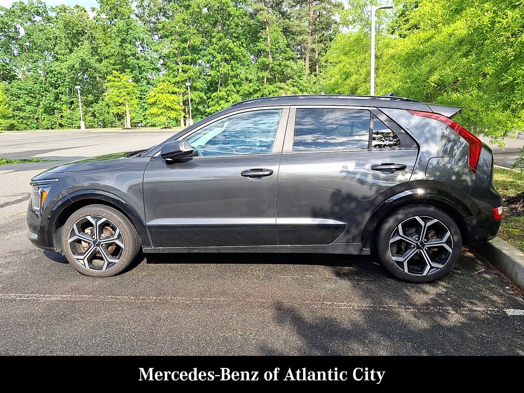 Used 2023 Kia Niro EX Touring SUV