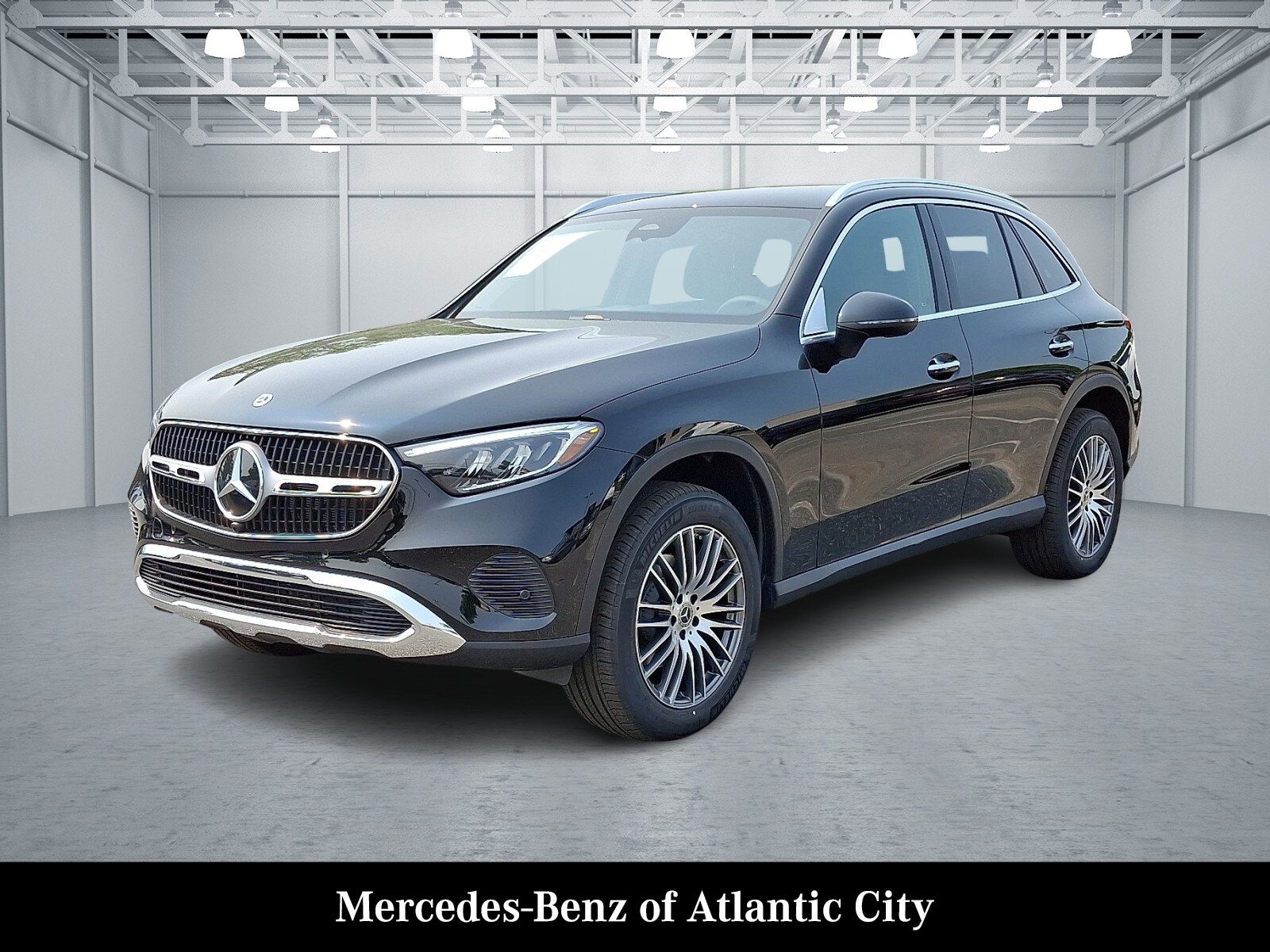 2025 Mercedes Benz GLC 300 4MATIC photo 2