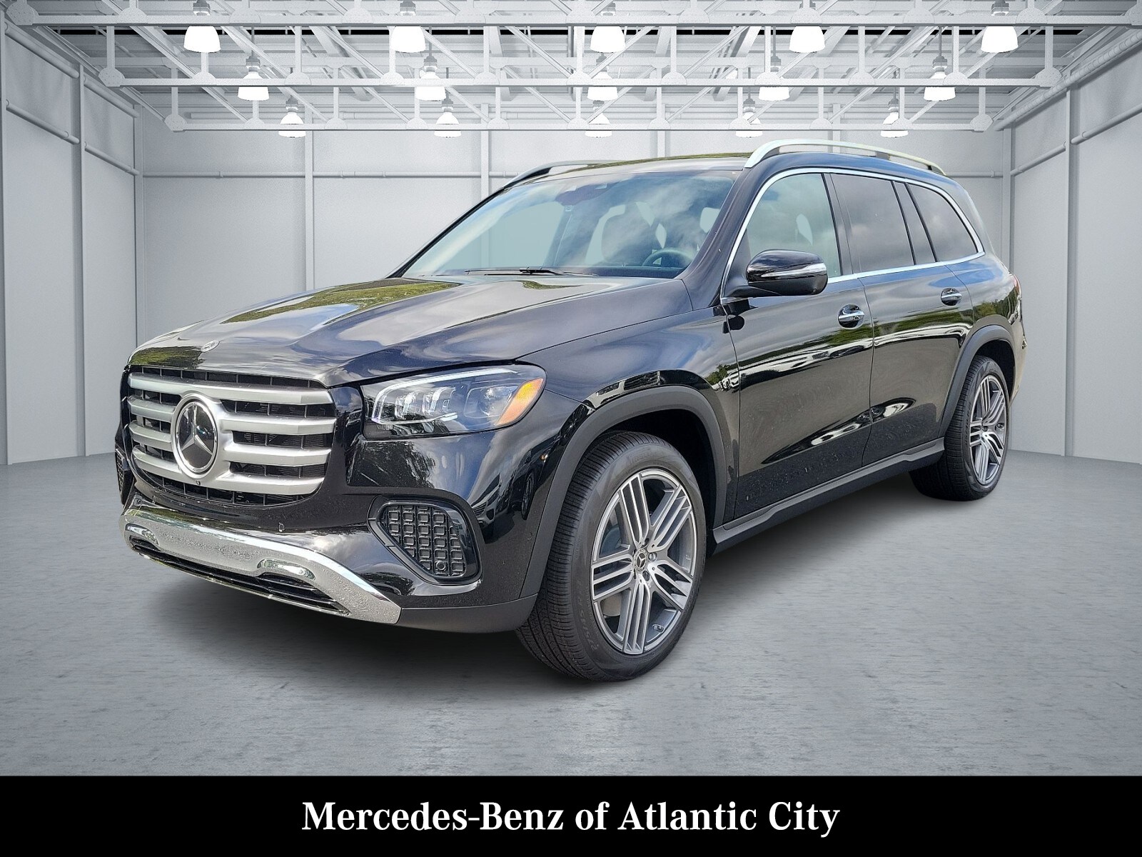 2025 Mercedes Benz GLS 450 4MATIC photo 2