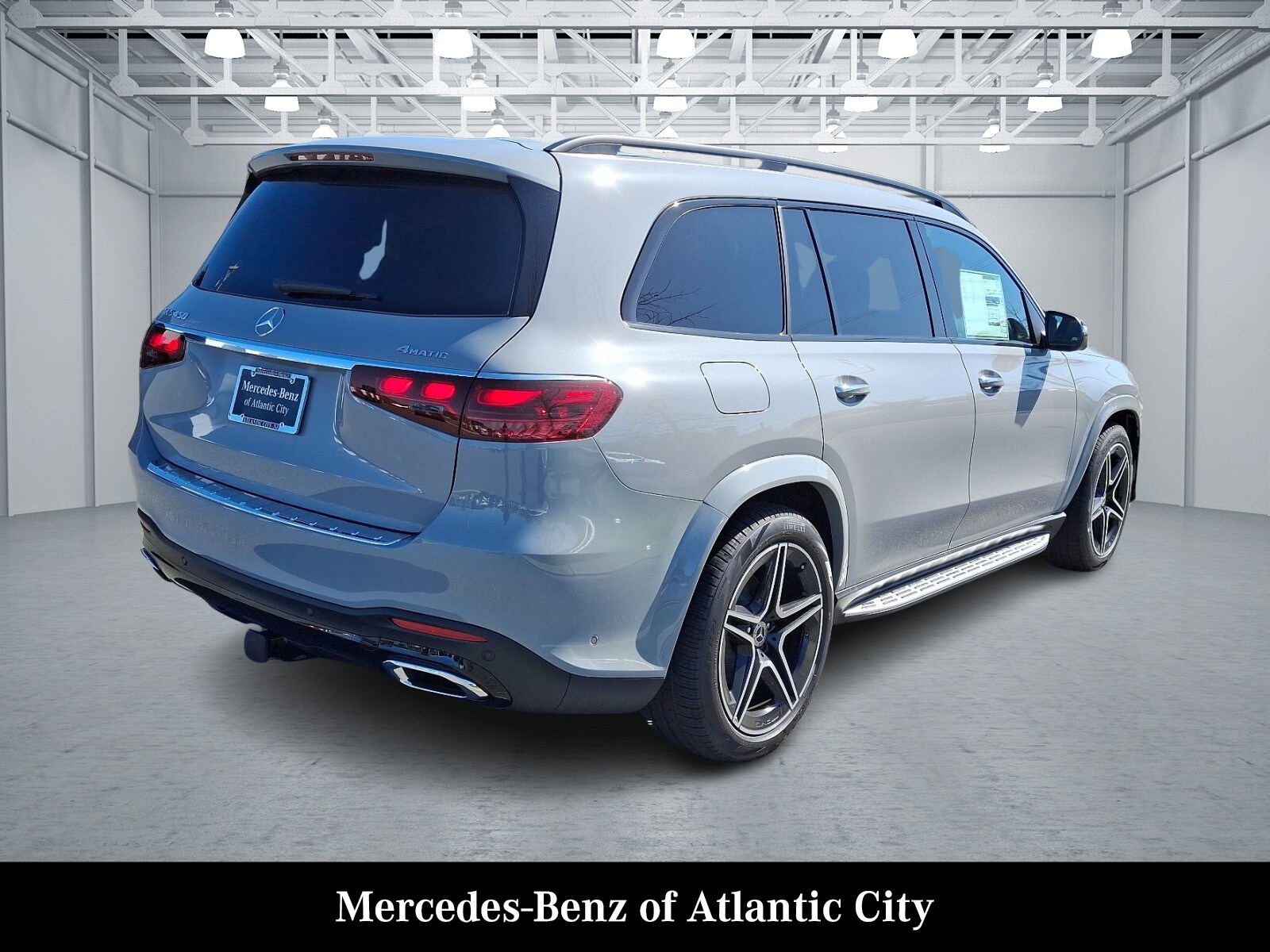 2025 Mercedes Benz GLS 450 4MATIC photo 4