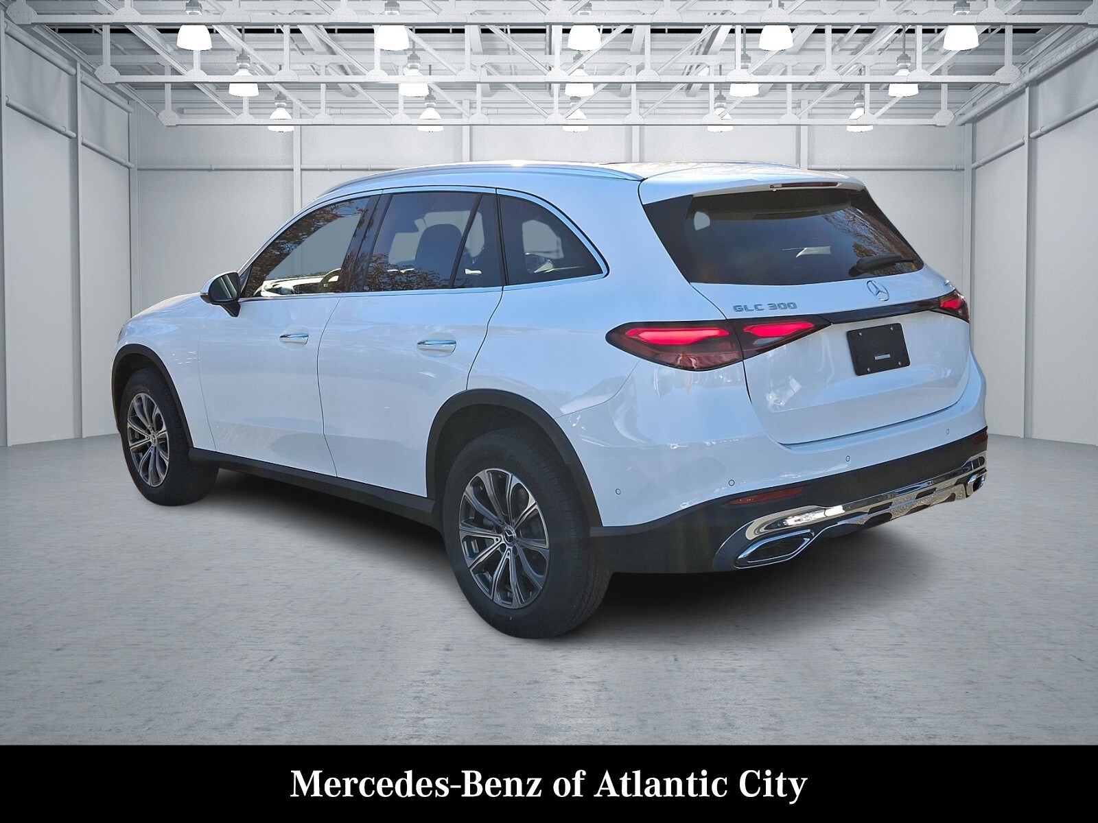2025 Mercedes Benz GLC 300 4MATIC photo 3