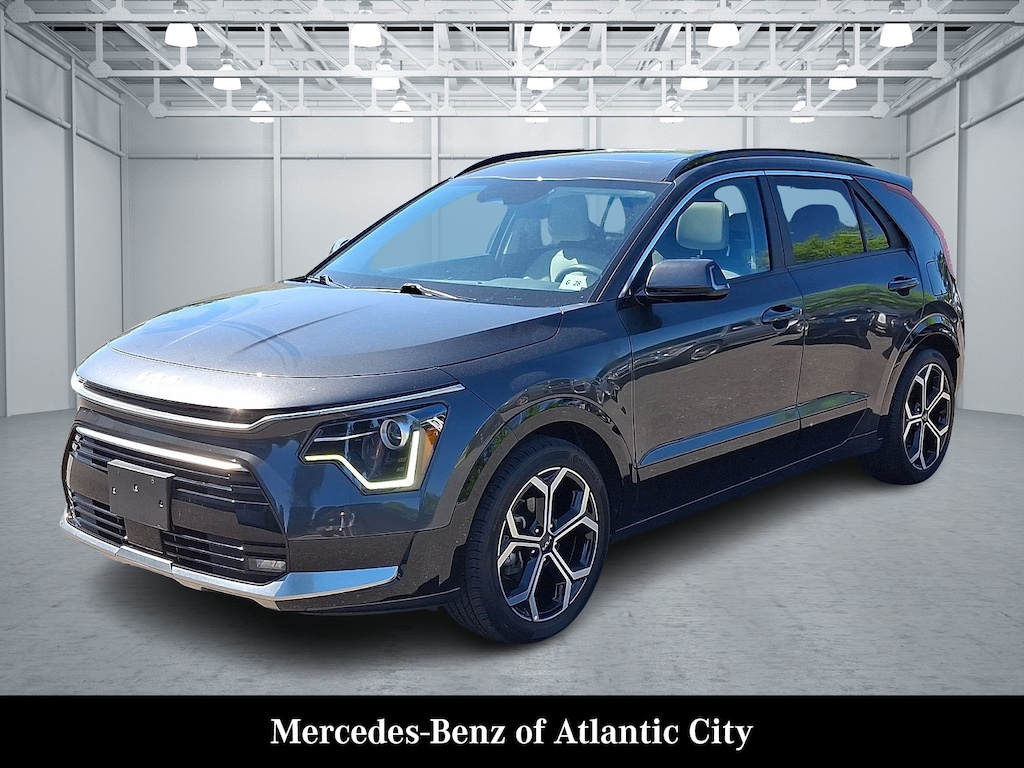 Used 2023 Kia Niro EX Touring SUV