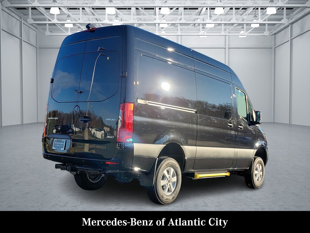 New 2024 Mercedes-Benz Sprinter 2500 Standard Roof 4-Cyl Diesel HO Van