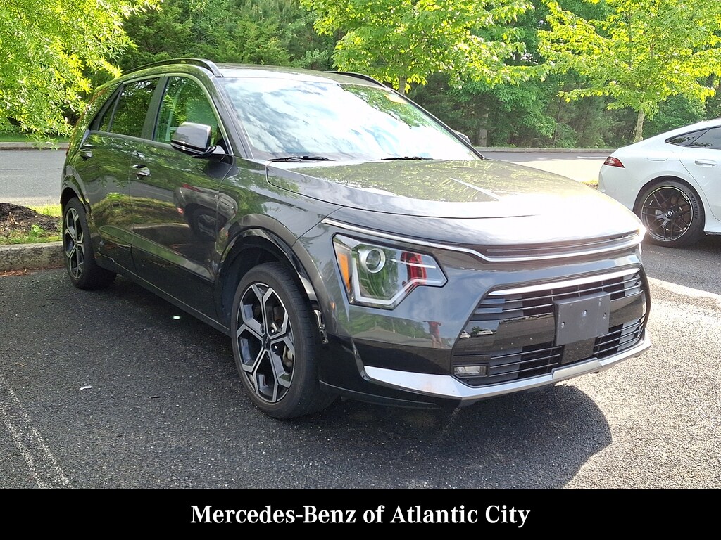 Used 2023 Kia Niro EX Touring SUV