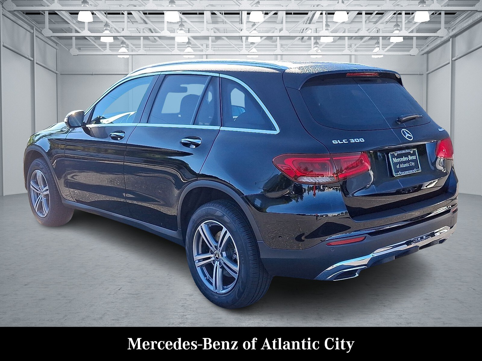 2022 Mercedes Benz GLC 300 4MATIC photo 2