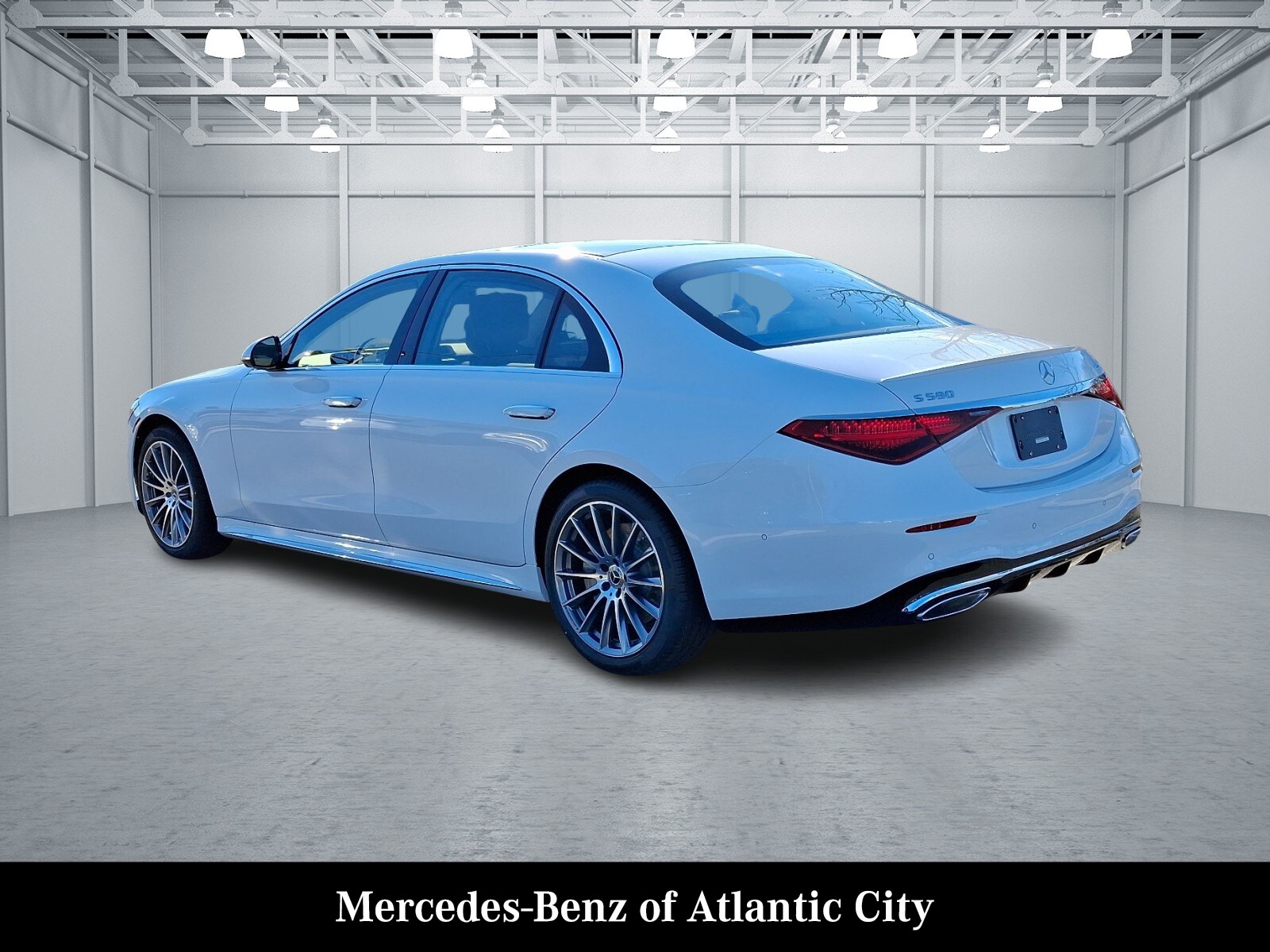 2025 Mercedes Benz S 580 4MATIC photo 3