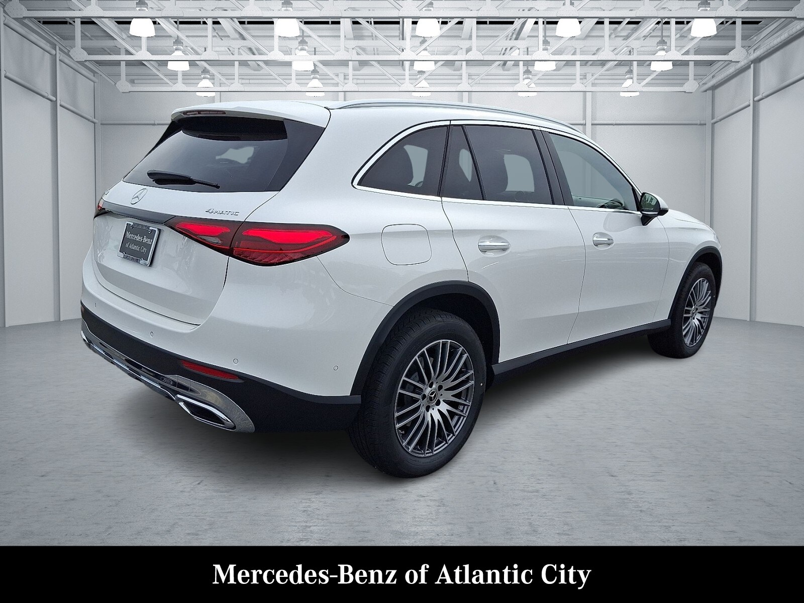 2025 Mercedes Benz GLC 300 4MATIC photo 4