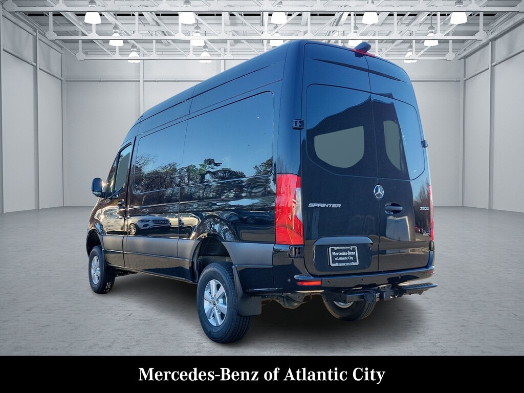 New 2024 Mercedes-Benz Sprinter 2500 Standard Roof 4-Cyl Diesel HO Van