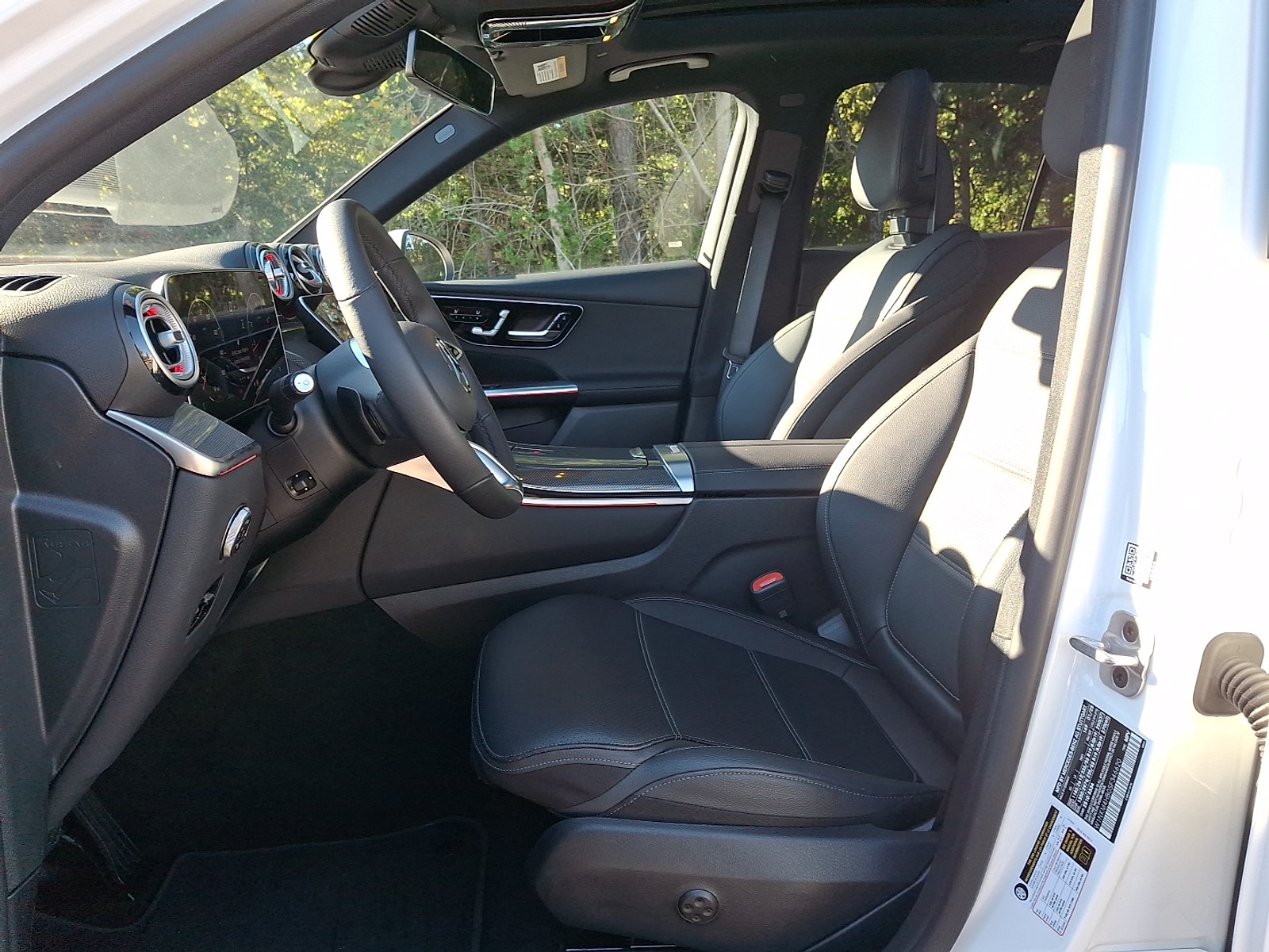 2025 Mercedes-Benz GLC Base - Photo 13